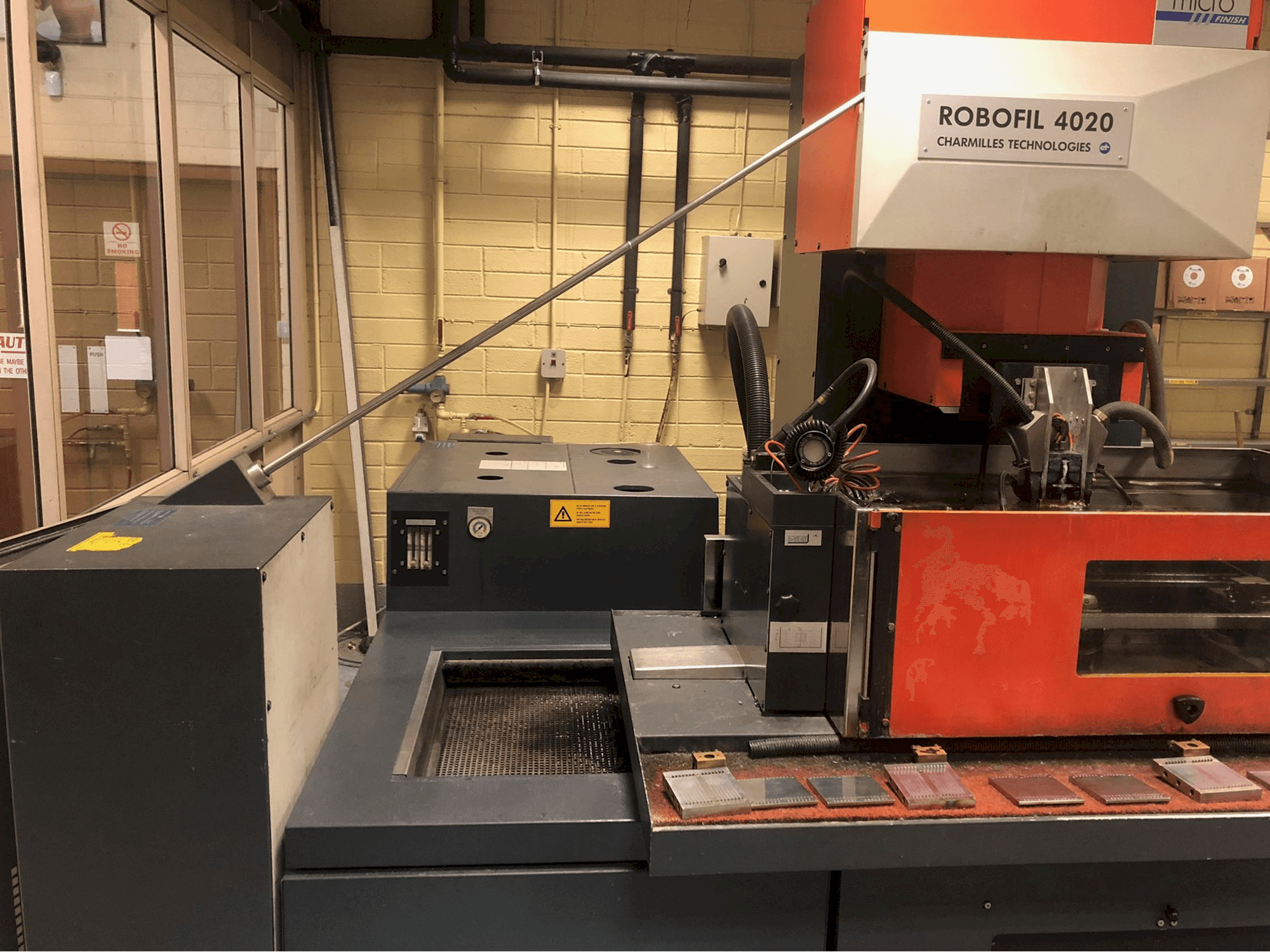 Masina CHARMILLES ROBOFIL 4020 eestvaade