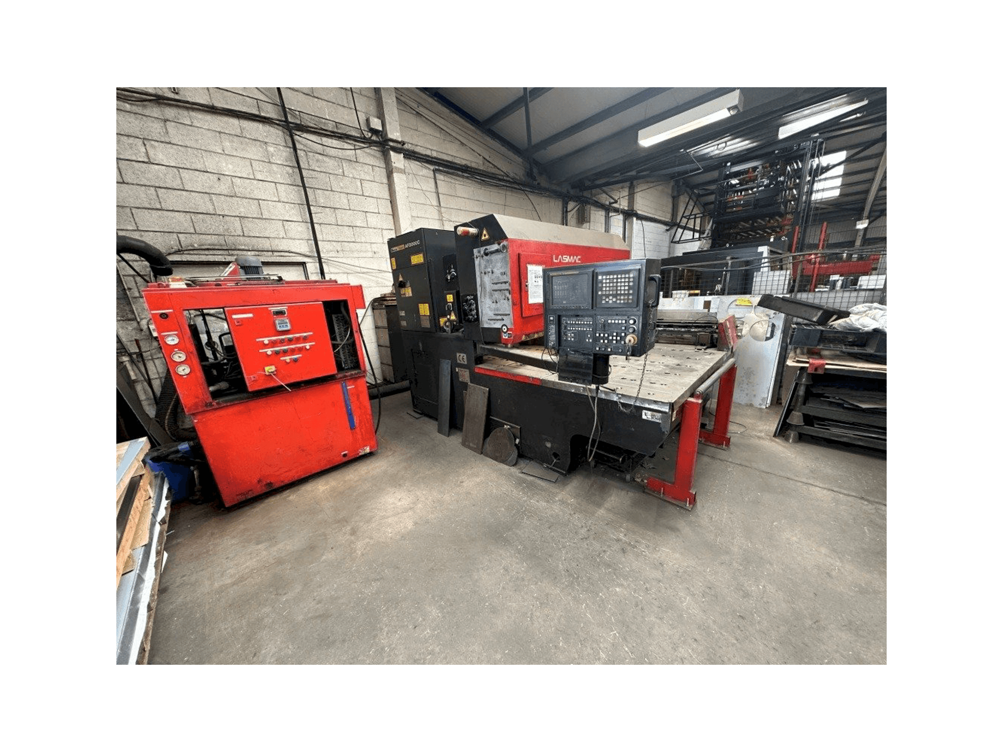 Masina AMADA Lasmac LC1212A3 eestvaade