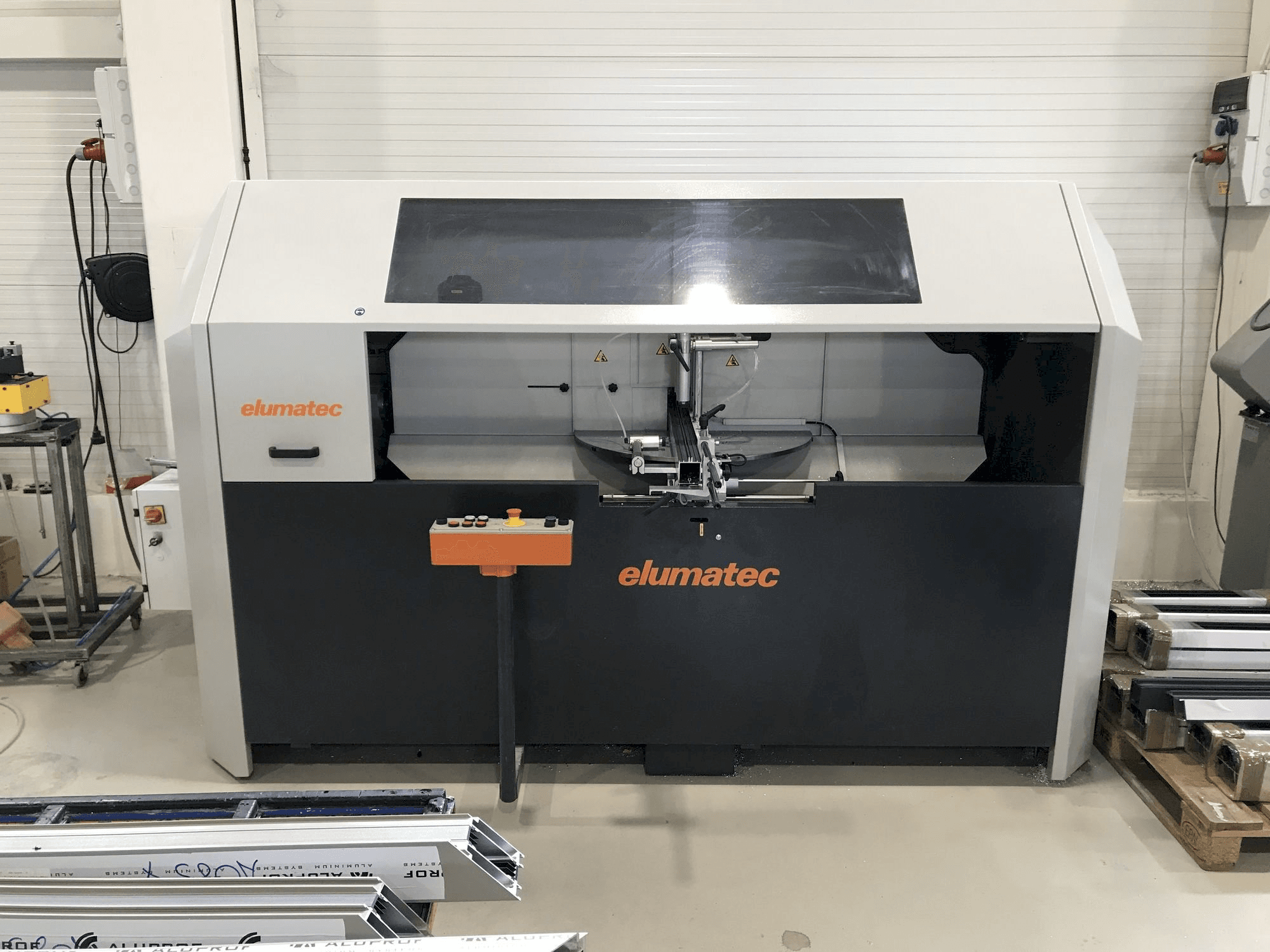 Masina Elumatec AKS 134/64 eestvaade