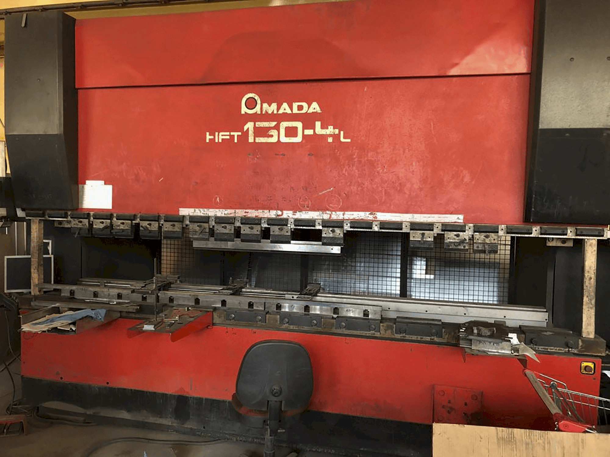 Masina AMADA HFT 130-4 L eestvaade