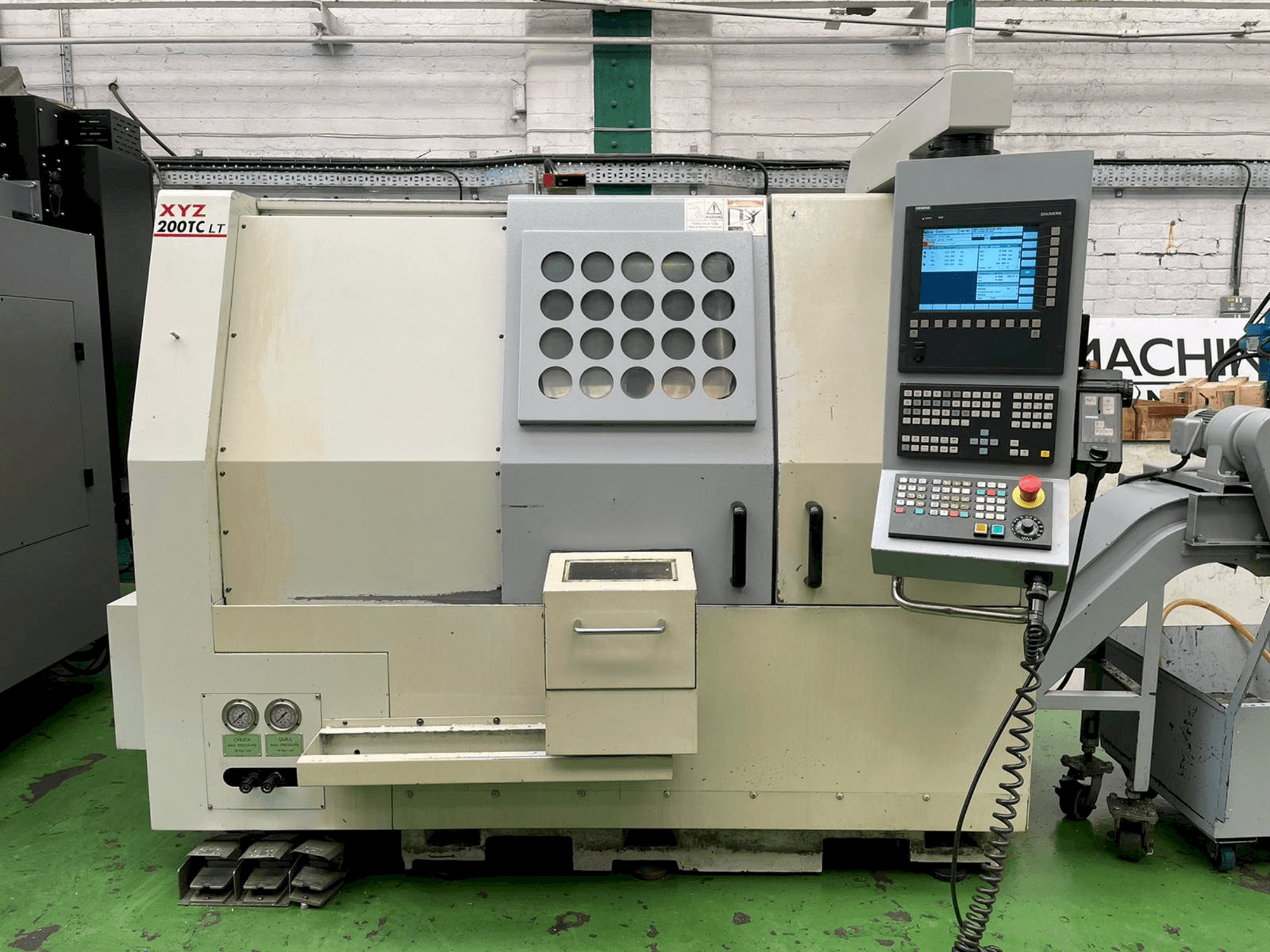 Masina XYZ 200TC LT eestvaade