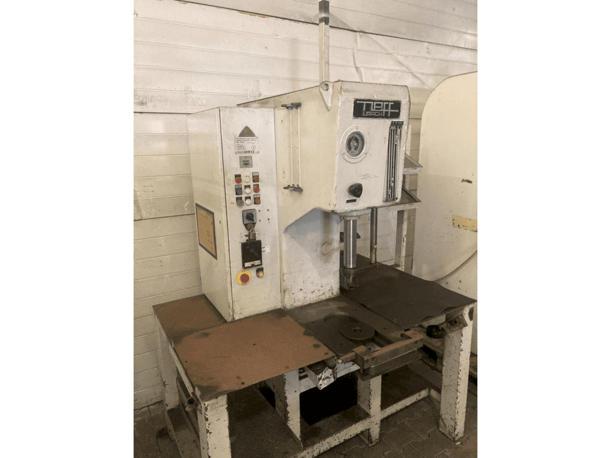 Masina Walter NEFF T6.3 eestvaade