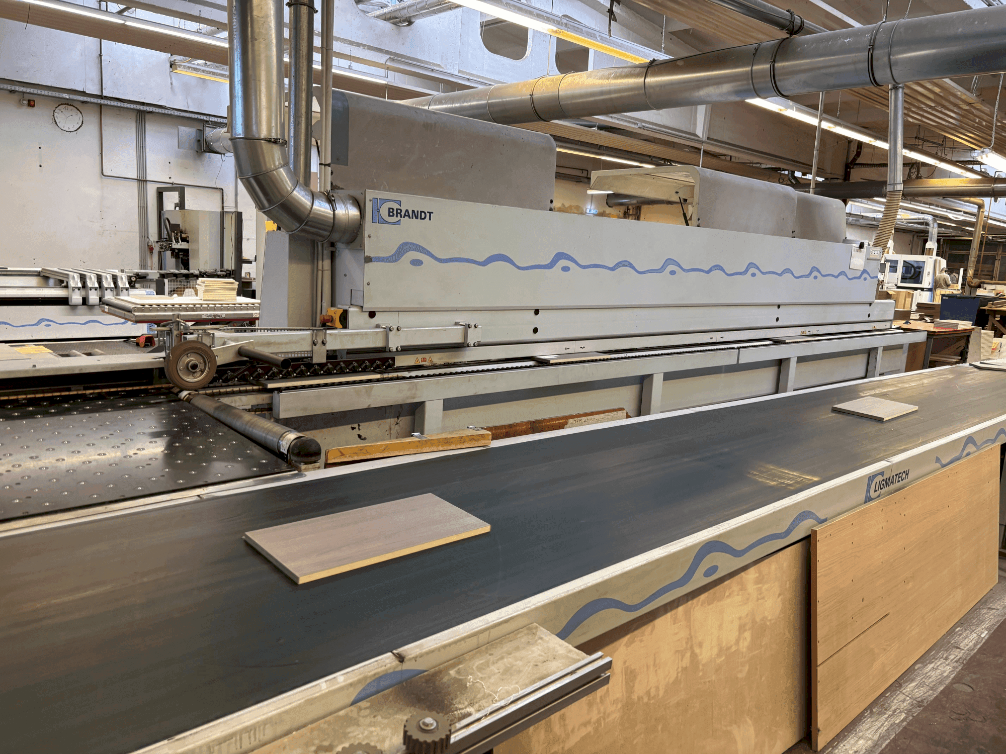 Masina BRANDT KDF 680 eestvaade