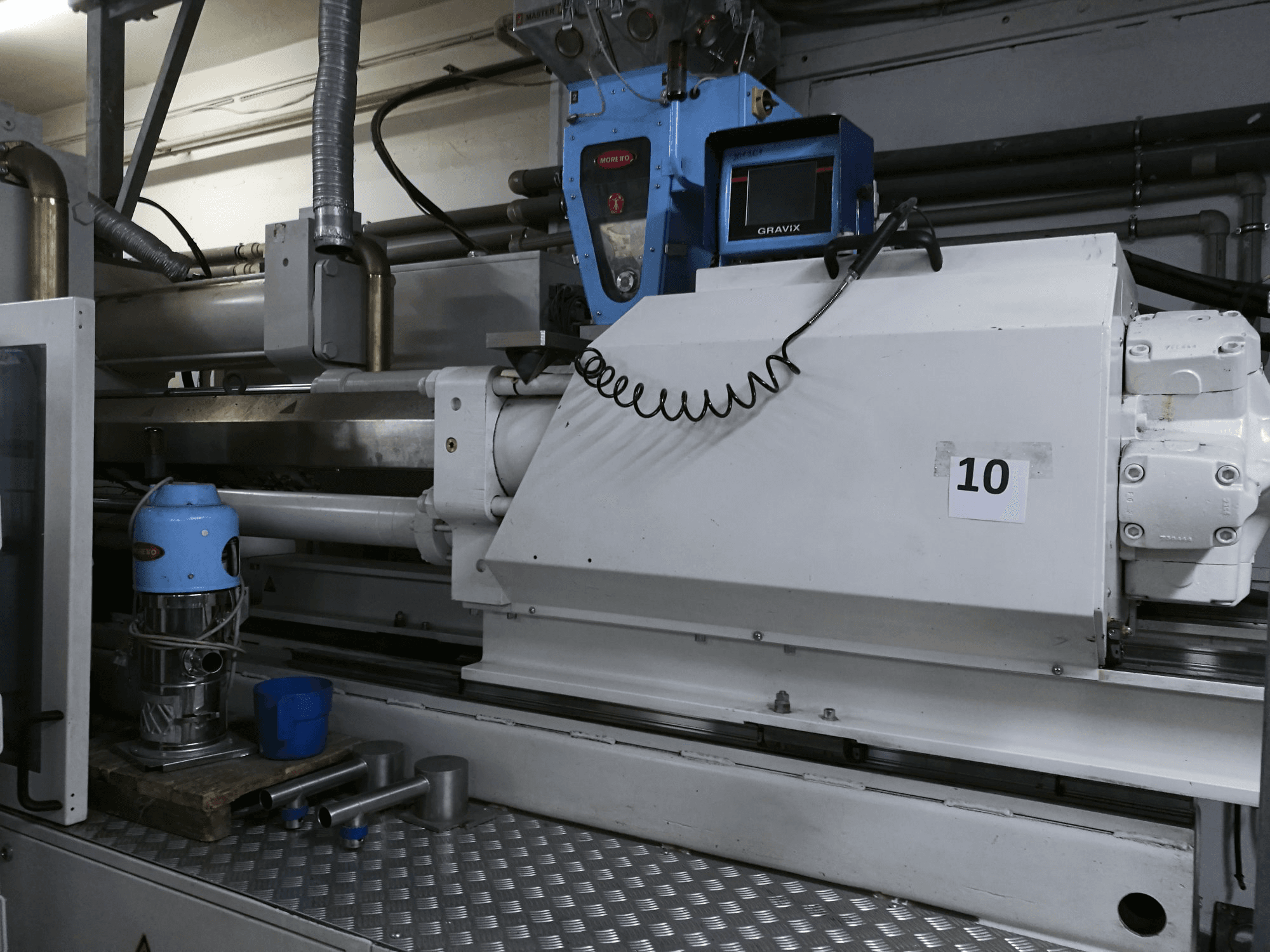 Masina Battenfeld HM 400/3400 parema külje vaade