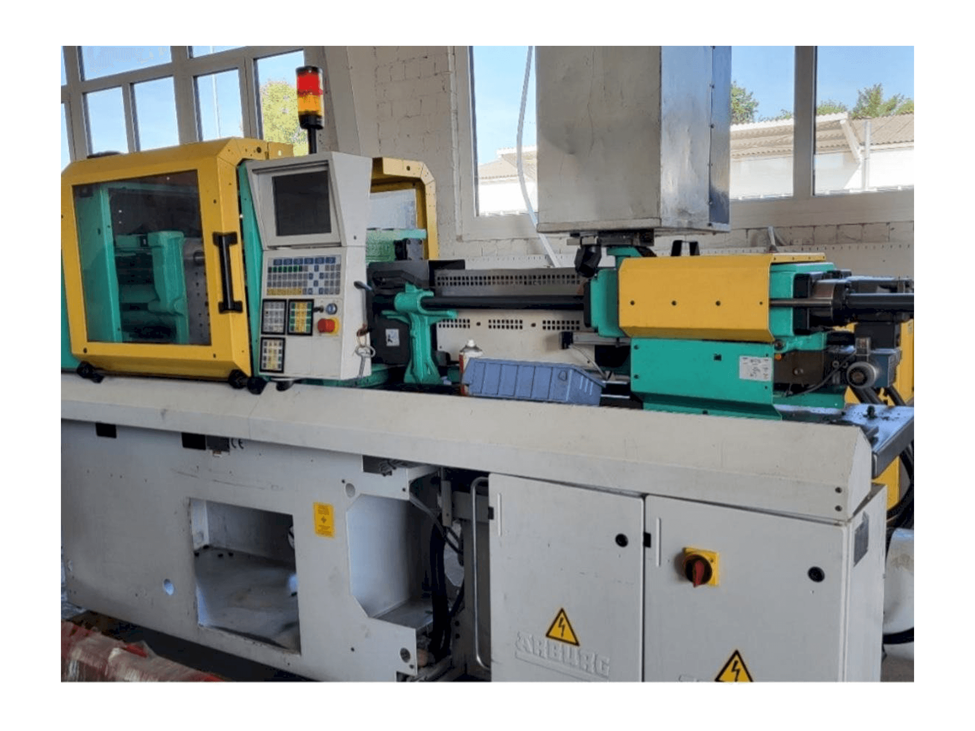 Masina Arburg Allrounder 270S 350-150 eestvaade