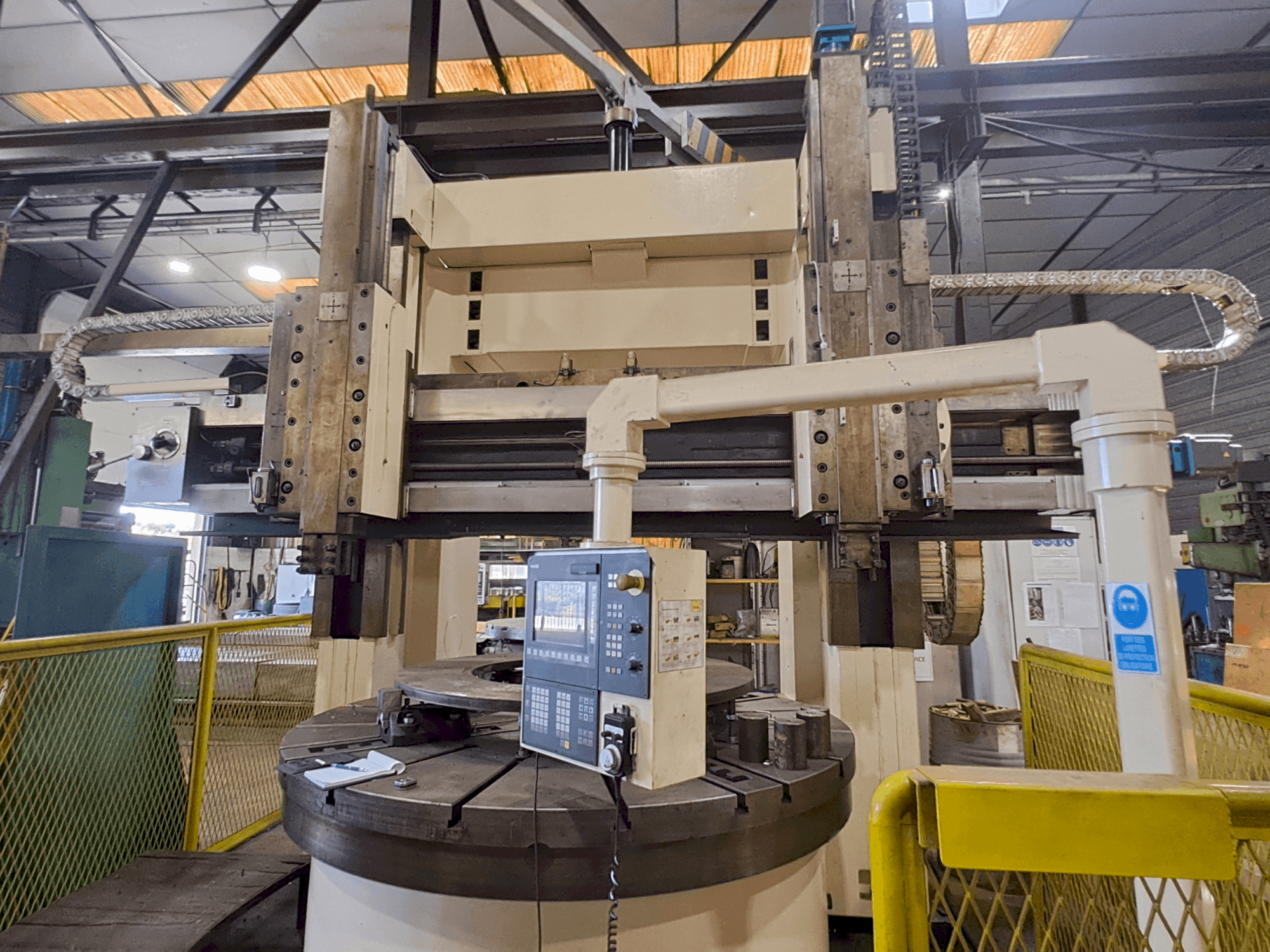 Masina WUXI C 5225x16/10 eestvaade