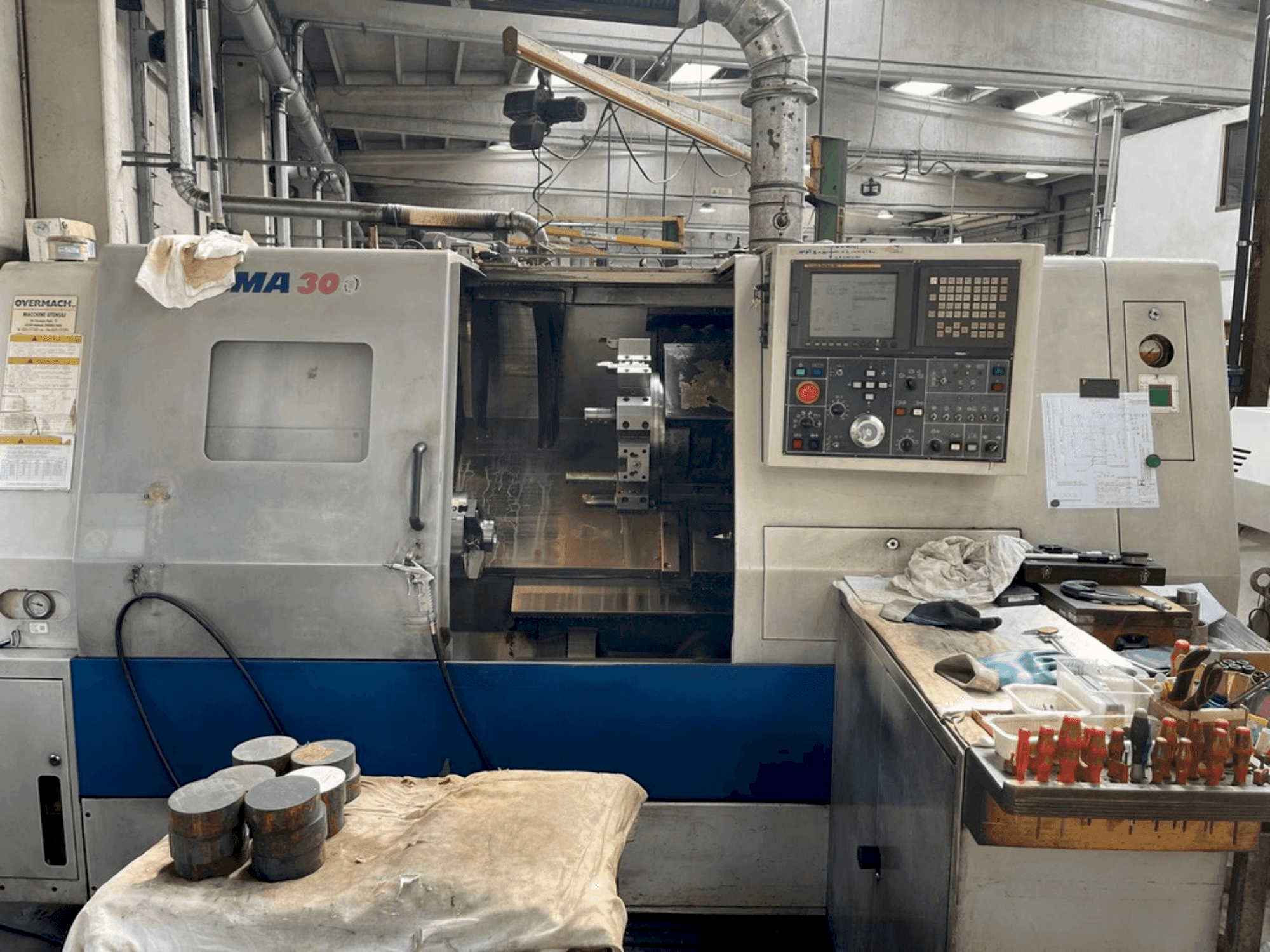 Masina DAEWOO PUMA 300B eestvaade