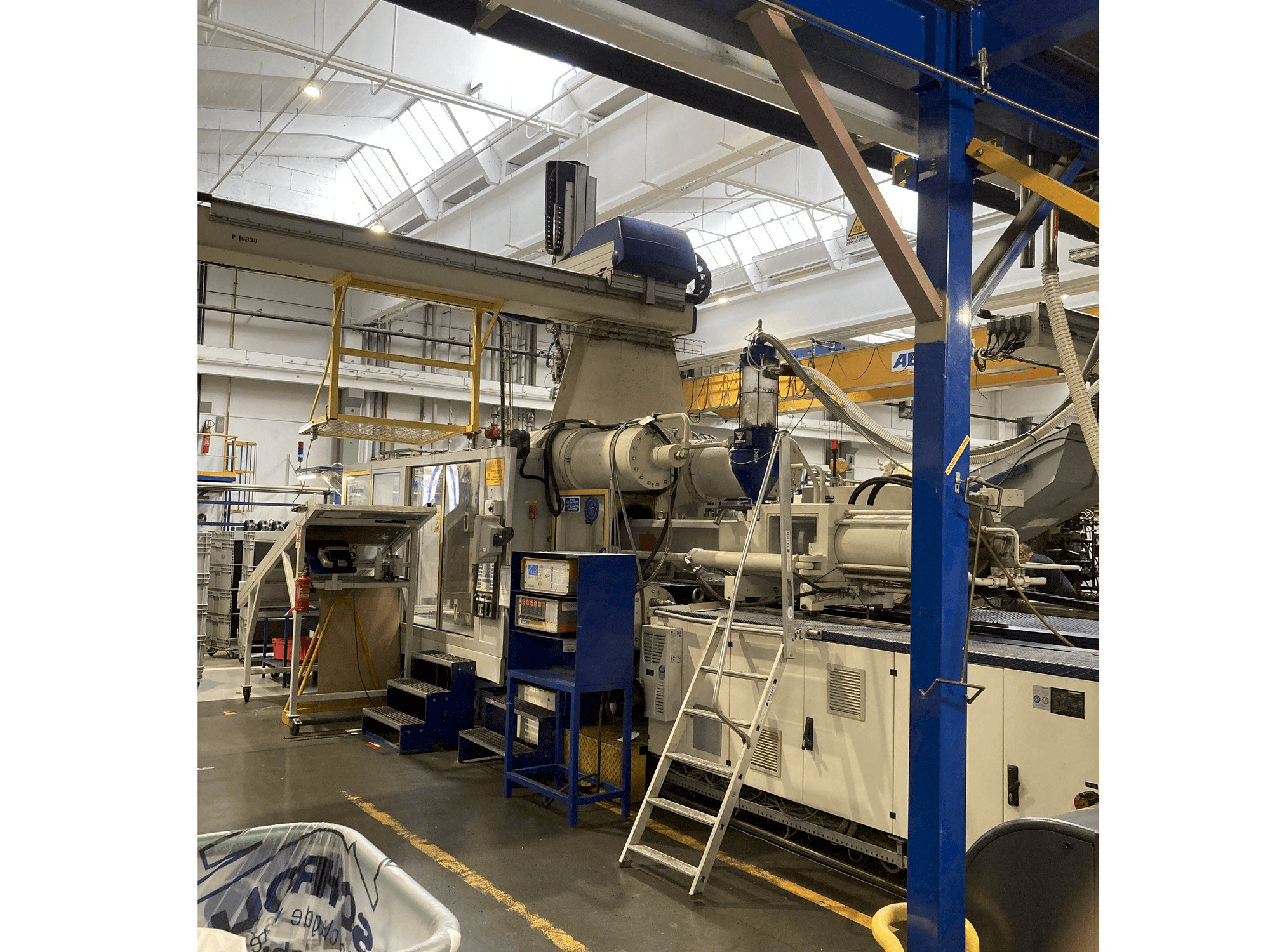 Masina Krauss Maffei 650 – 2700 C1 eestvaade