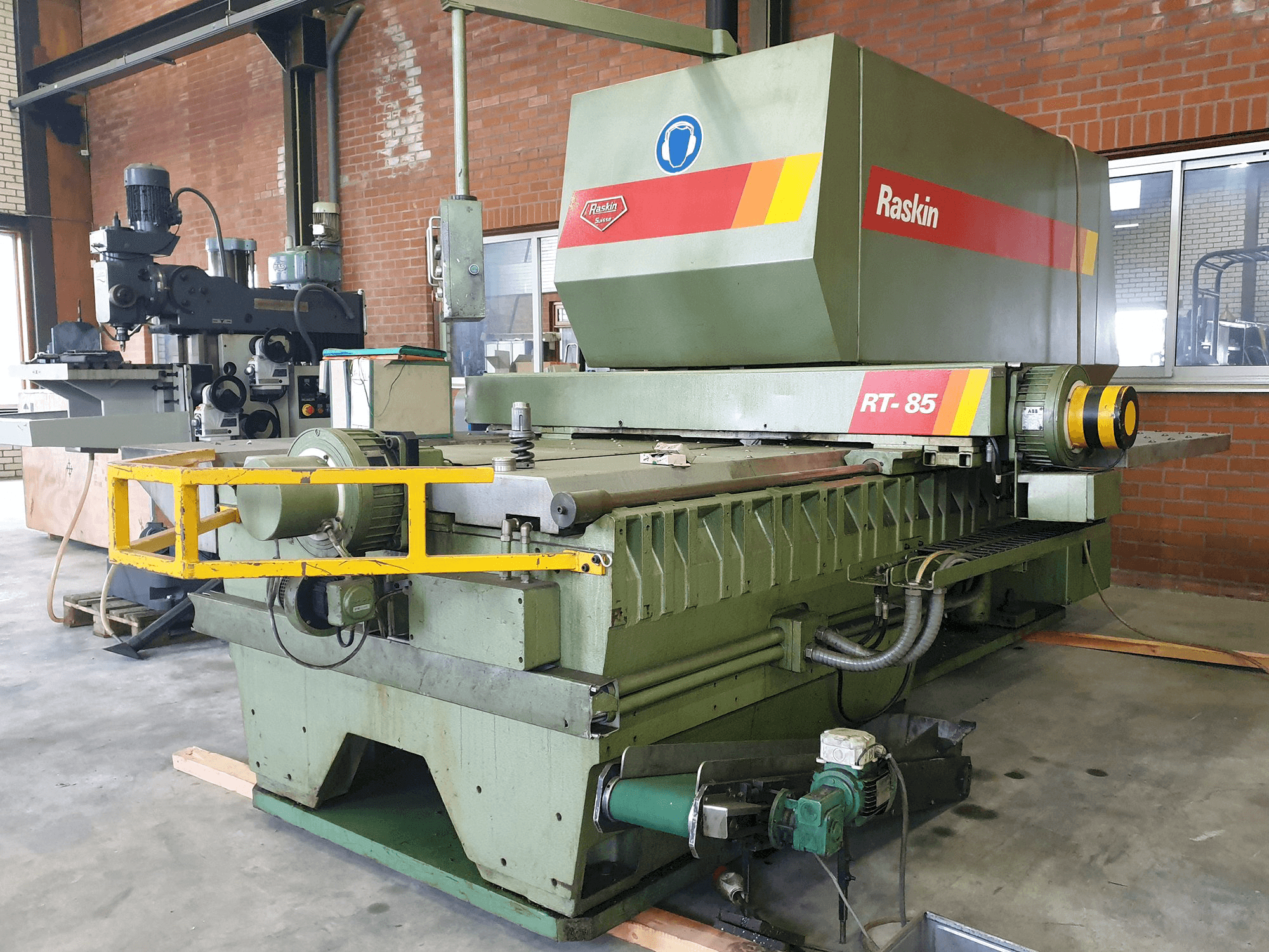 Masinavaade Raskin RT-85 paremalt