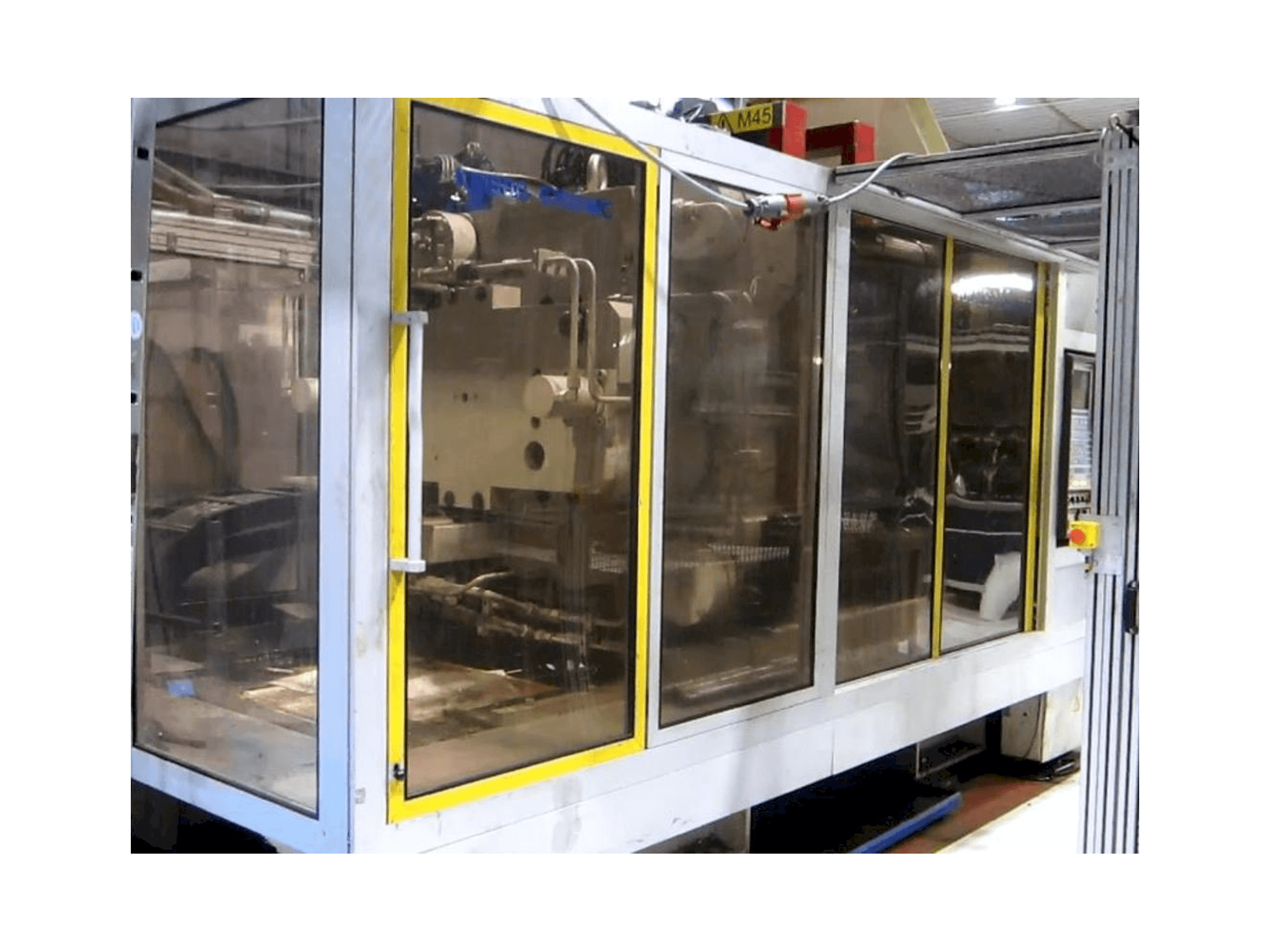 Masina Krauss Maffei KM 800/5700 MC eestvaade