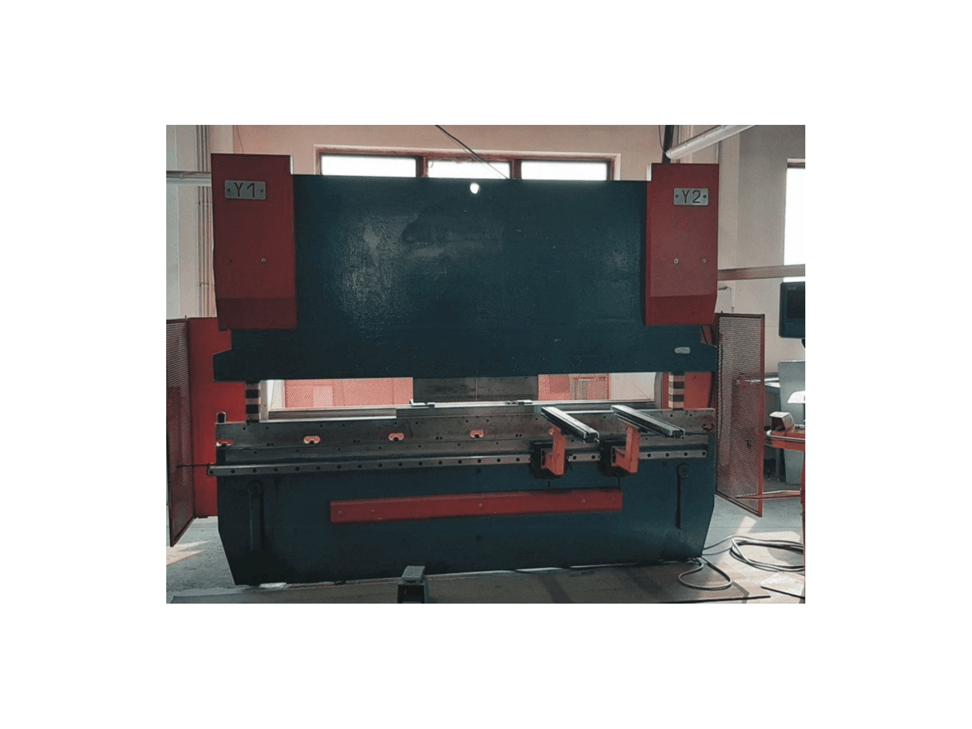 Masina BEYELER PR6 eestvaade