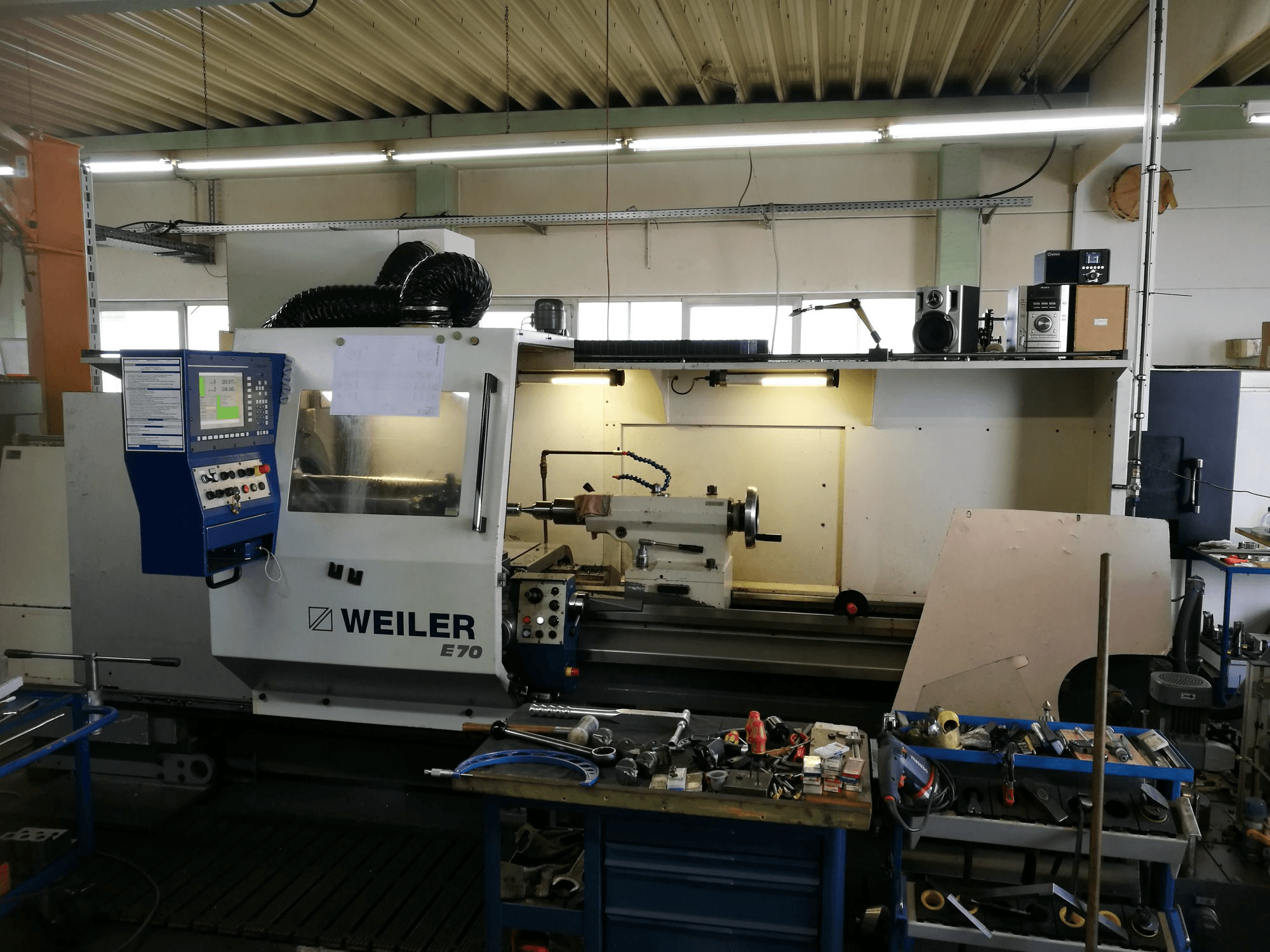 Masina Weiler E70/3000 eestvaade