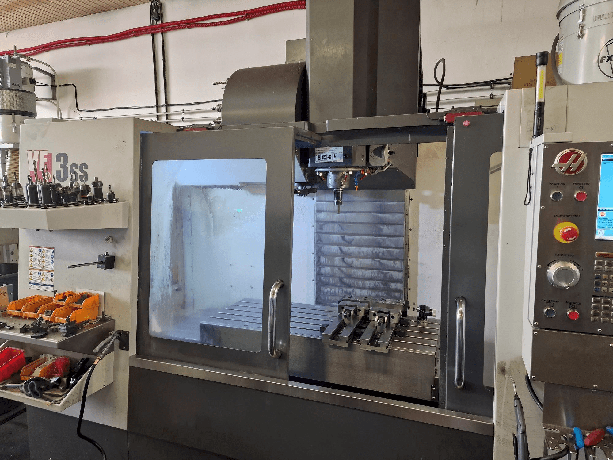 Masina HAAS VF-3SS eestvaade