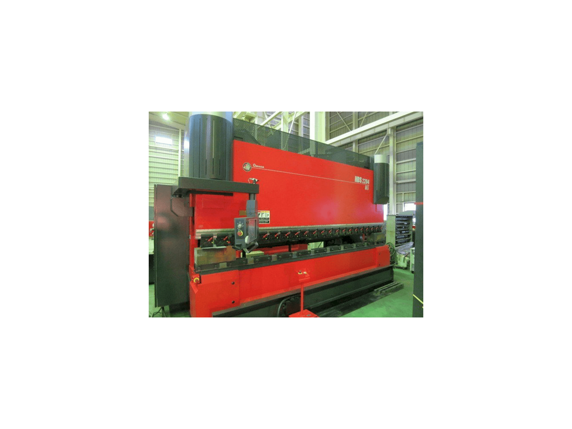 Masina AMADA HDS 2204NT vasaku külje vaade