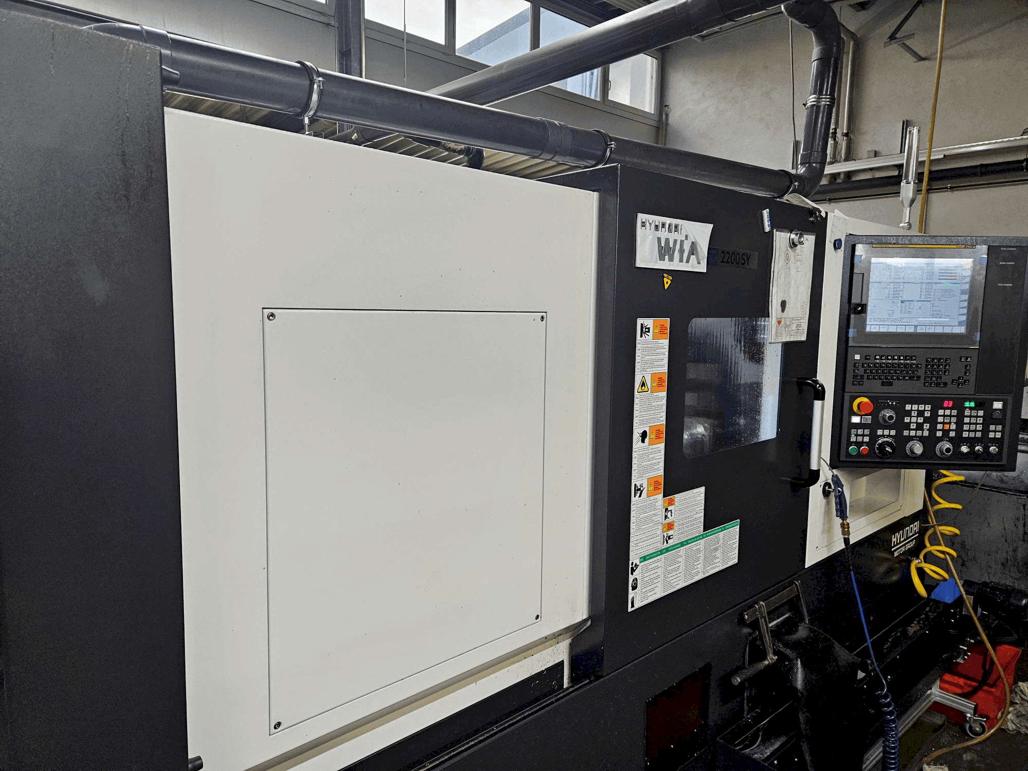 Masina Hyundai HD2200SY eestvaade