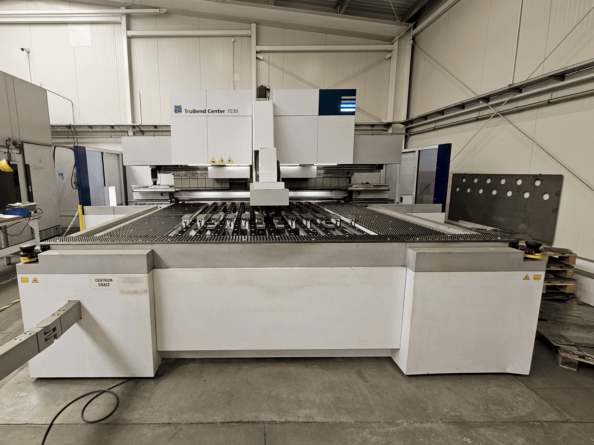 Masina TRUMPF TruBend Center 7030 eestvaade