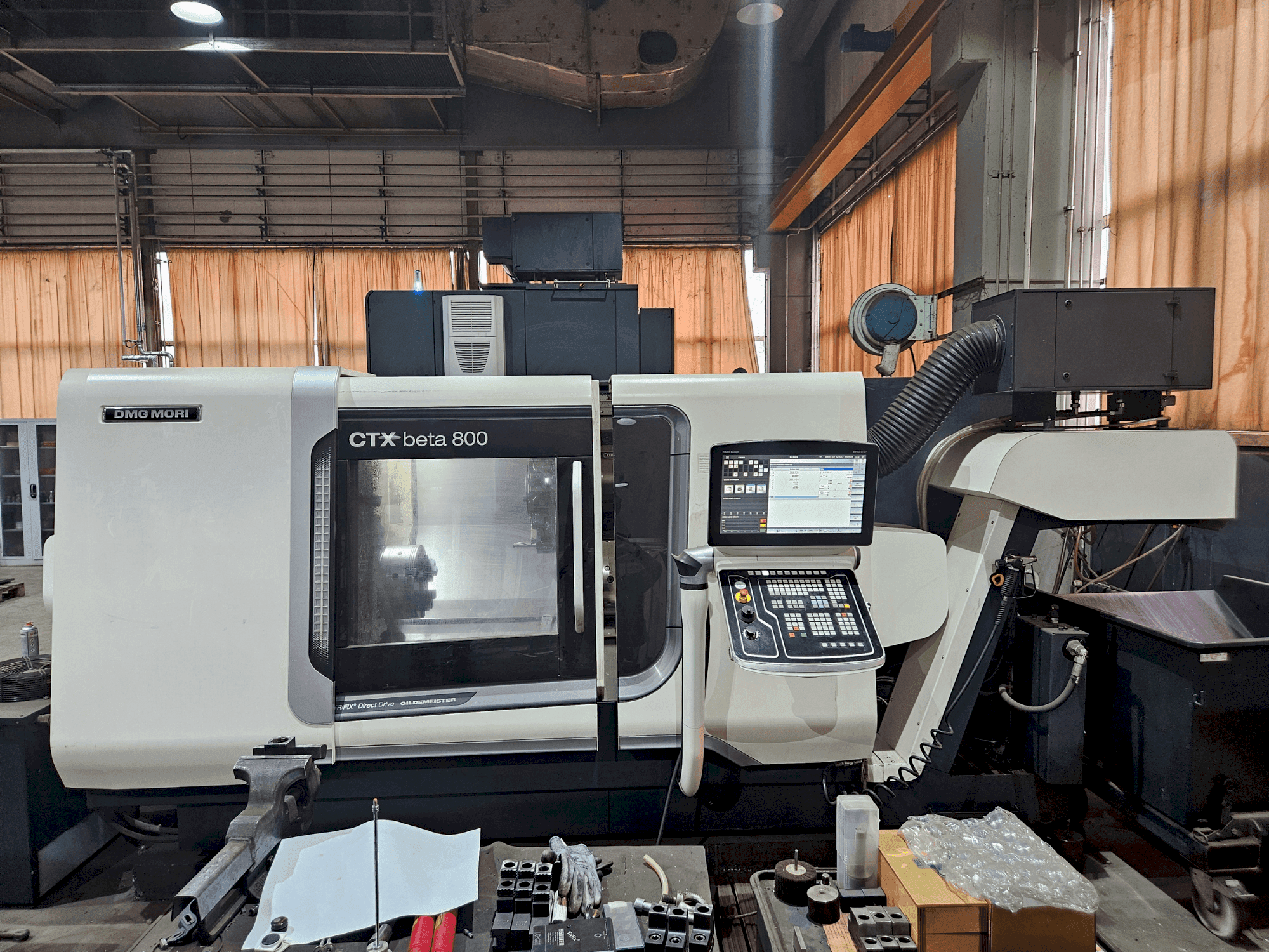 Masina DMG MORI CTX beta 800 eestvaade