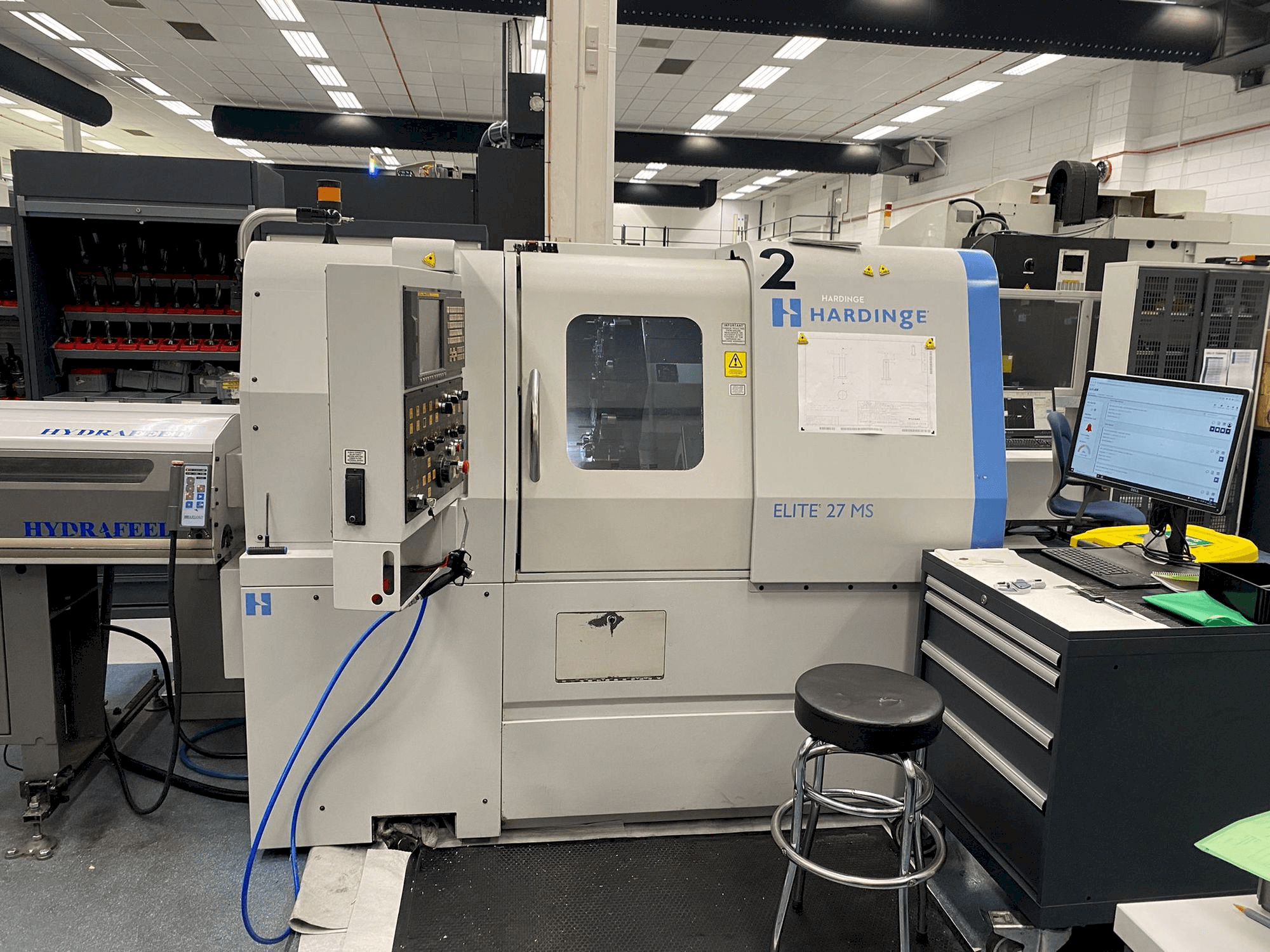 Masina HARDINGE Elite 27MS eestvaade