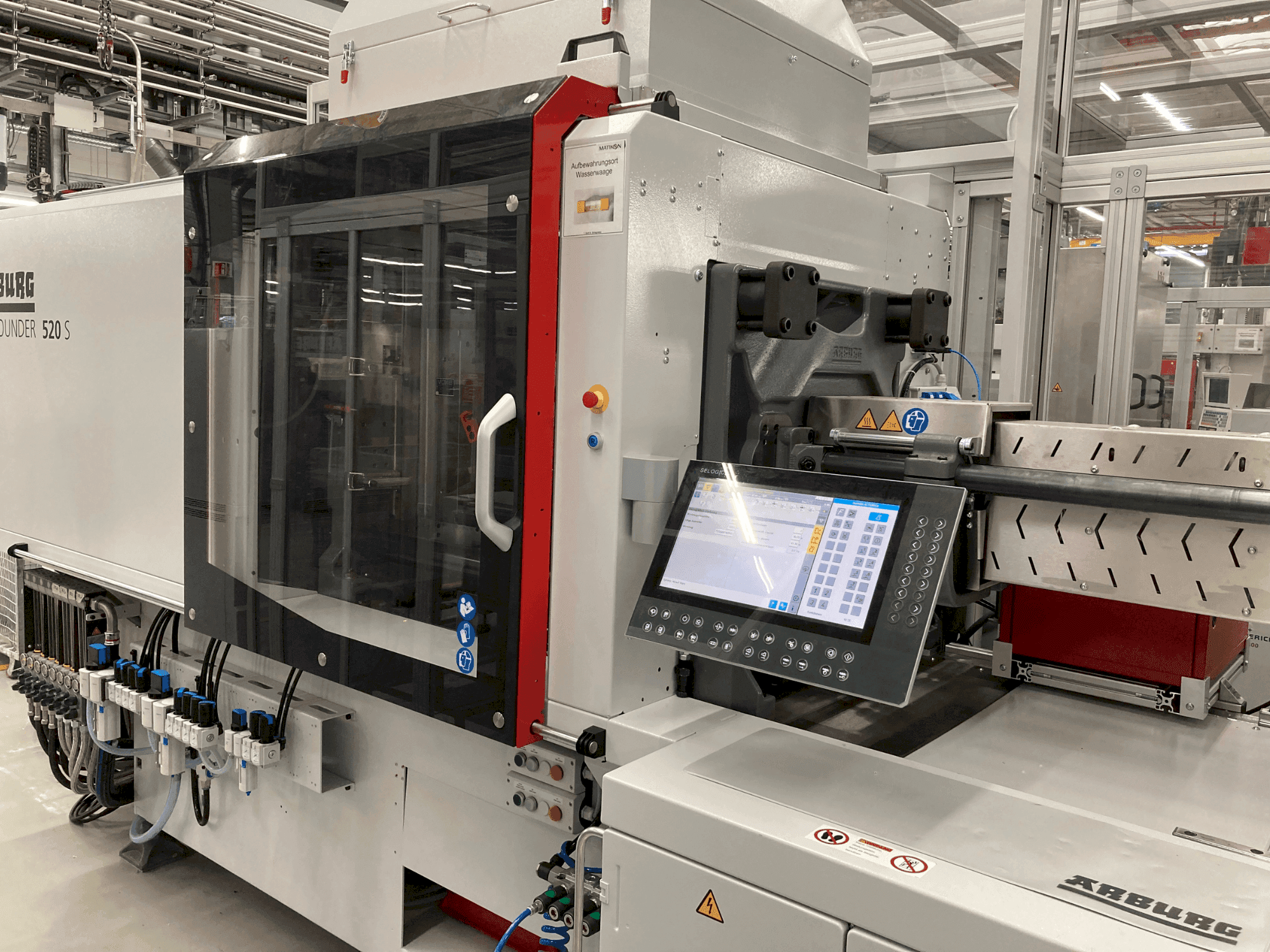 Masina Arburg Allrounder 520 S 1600-400 eestvaade