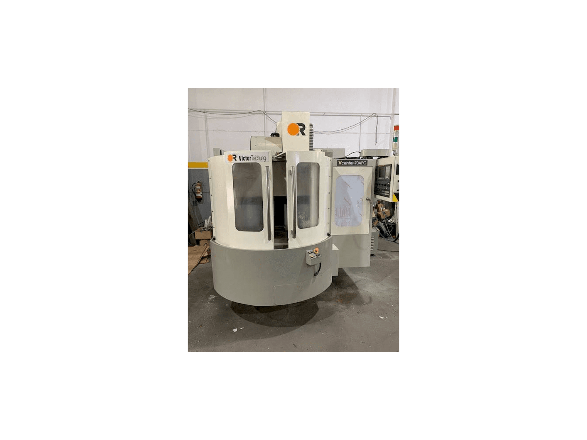 Masina Victor Vcenter-70APC eestvaade