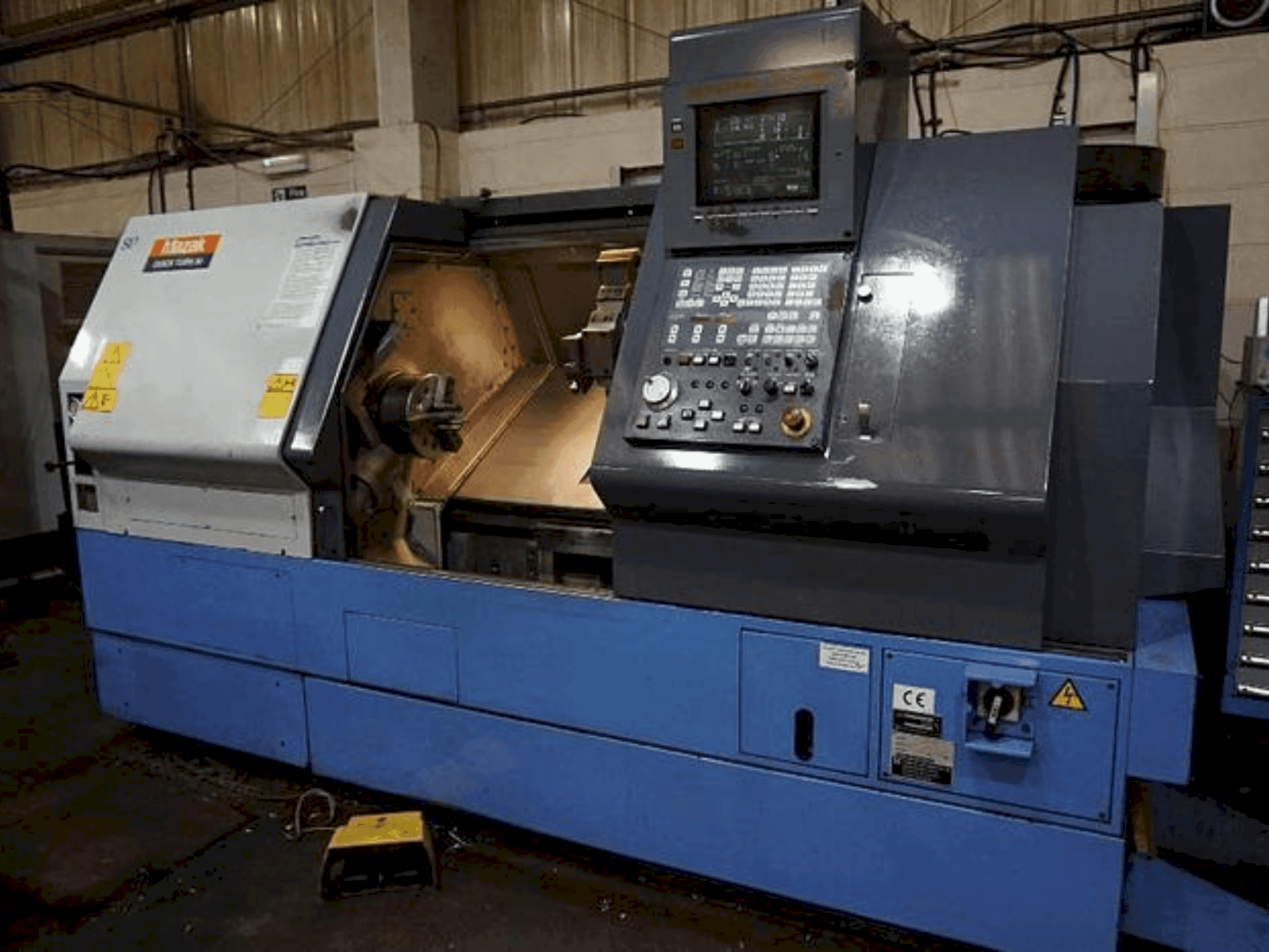 Masina Mazak QT30 eestvaade