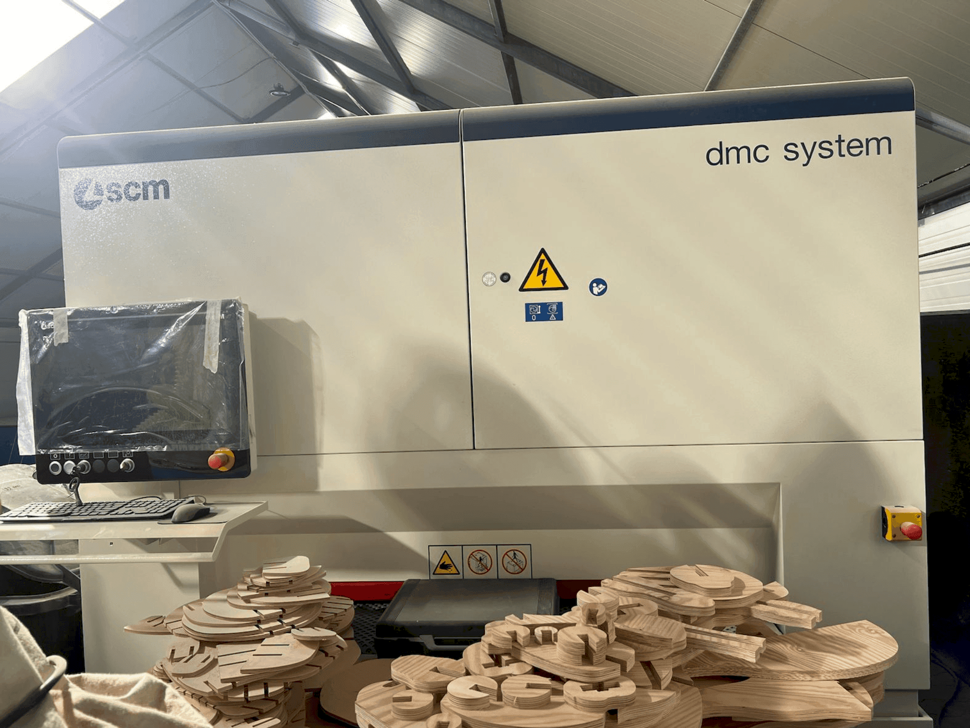 Masina SCM DMC SYSTEM eestvaade