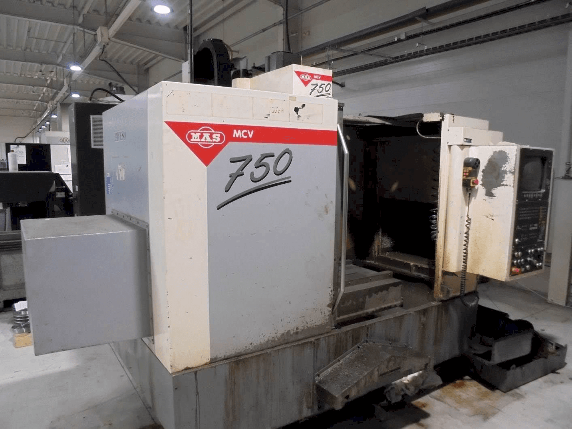 Masina KOVOSVIT MAS MCV 750 eestvaade