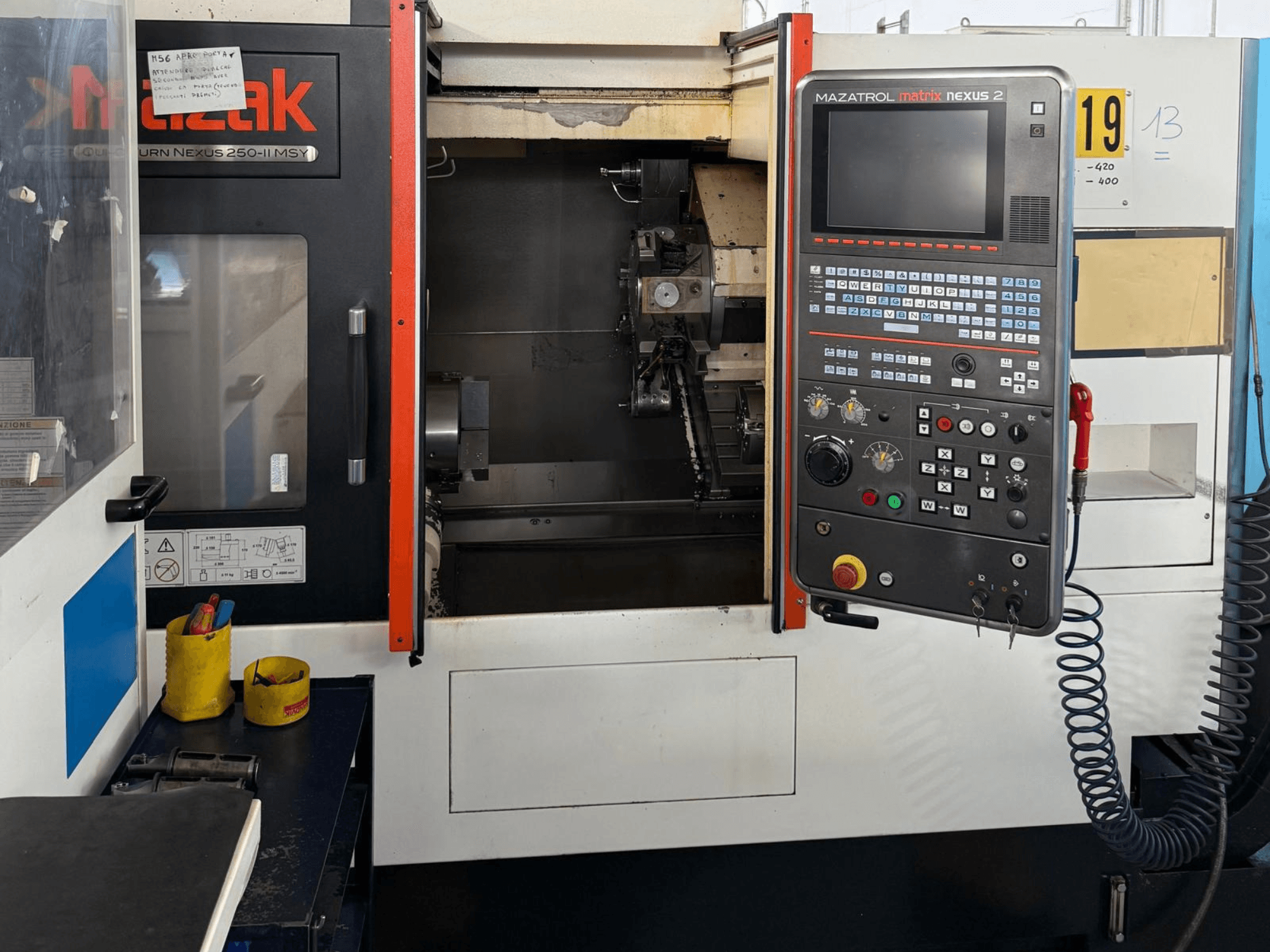 Mazak QTN 250 II MSY horisontaalse treipingi esivaade, millel on näha MAZATROL Matrix Nexus 2 juhtpaneel ja masina osad.
