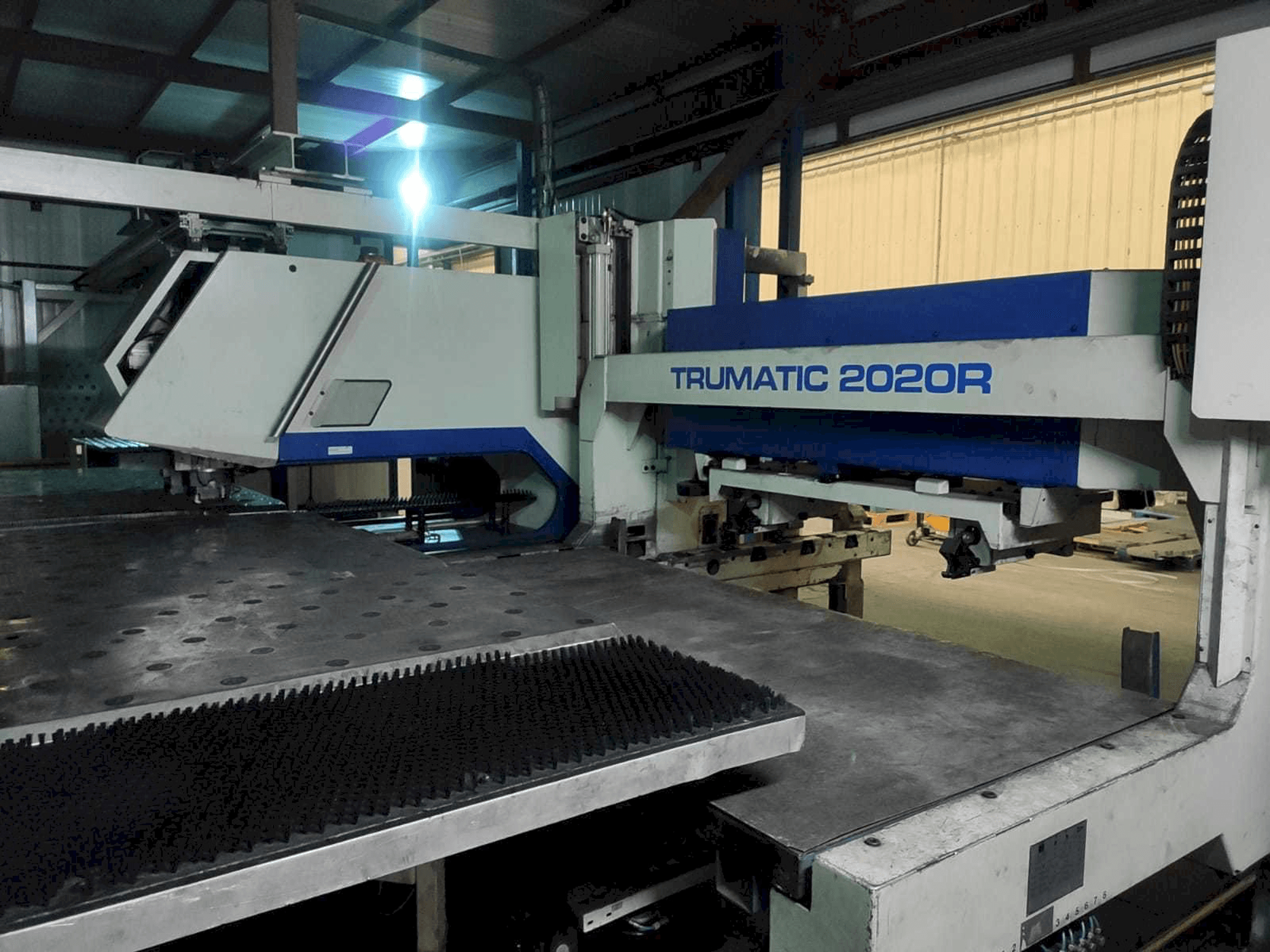 Masina Trumpf Trumatic 2020R eestvaade