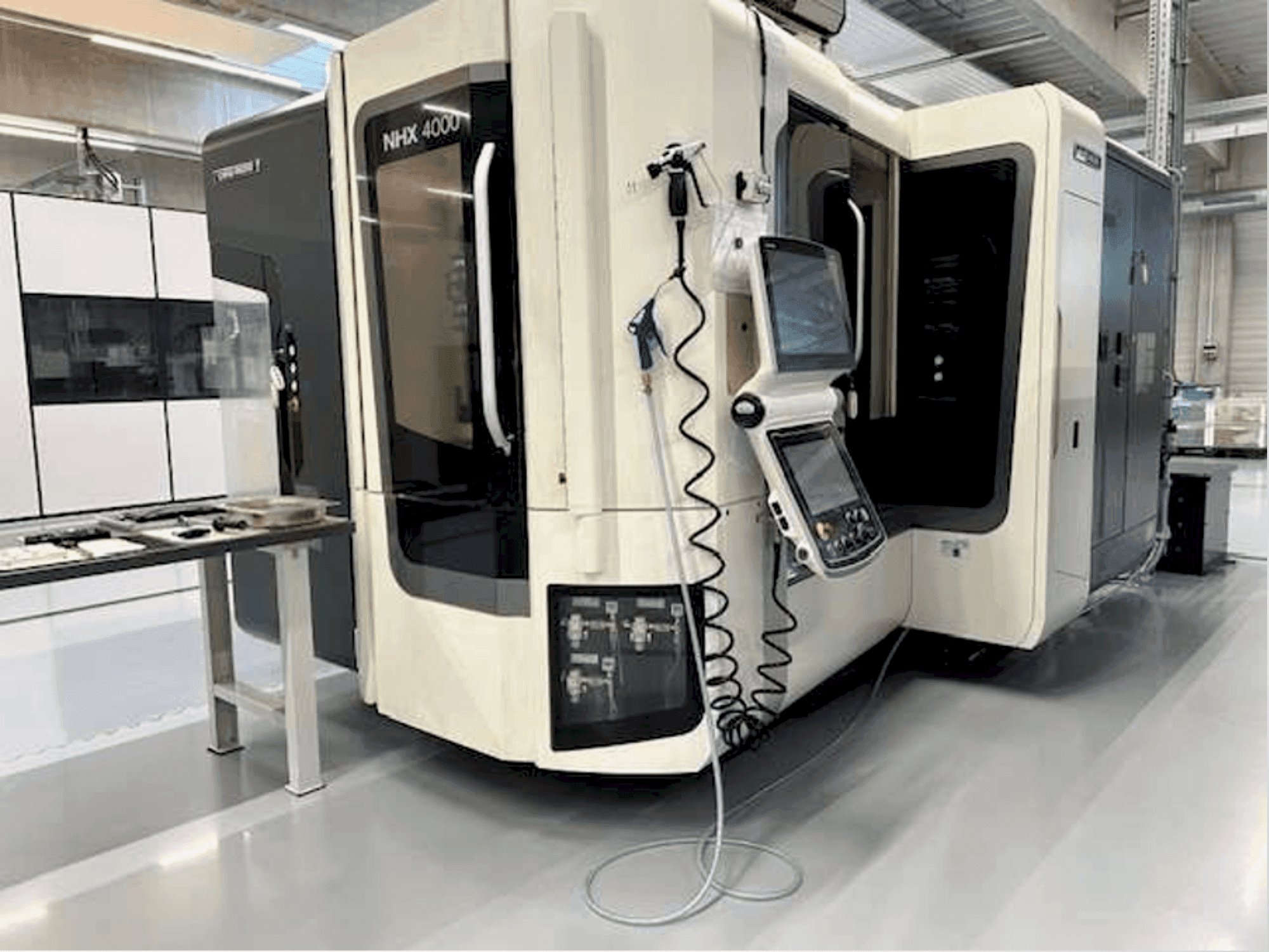 Masina DMG MORI NHX 4000 eestvaade