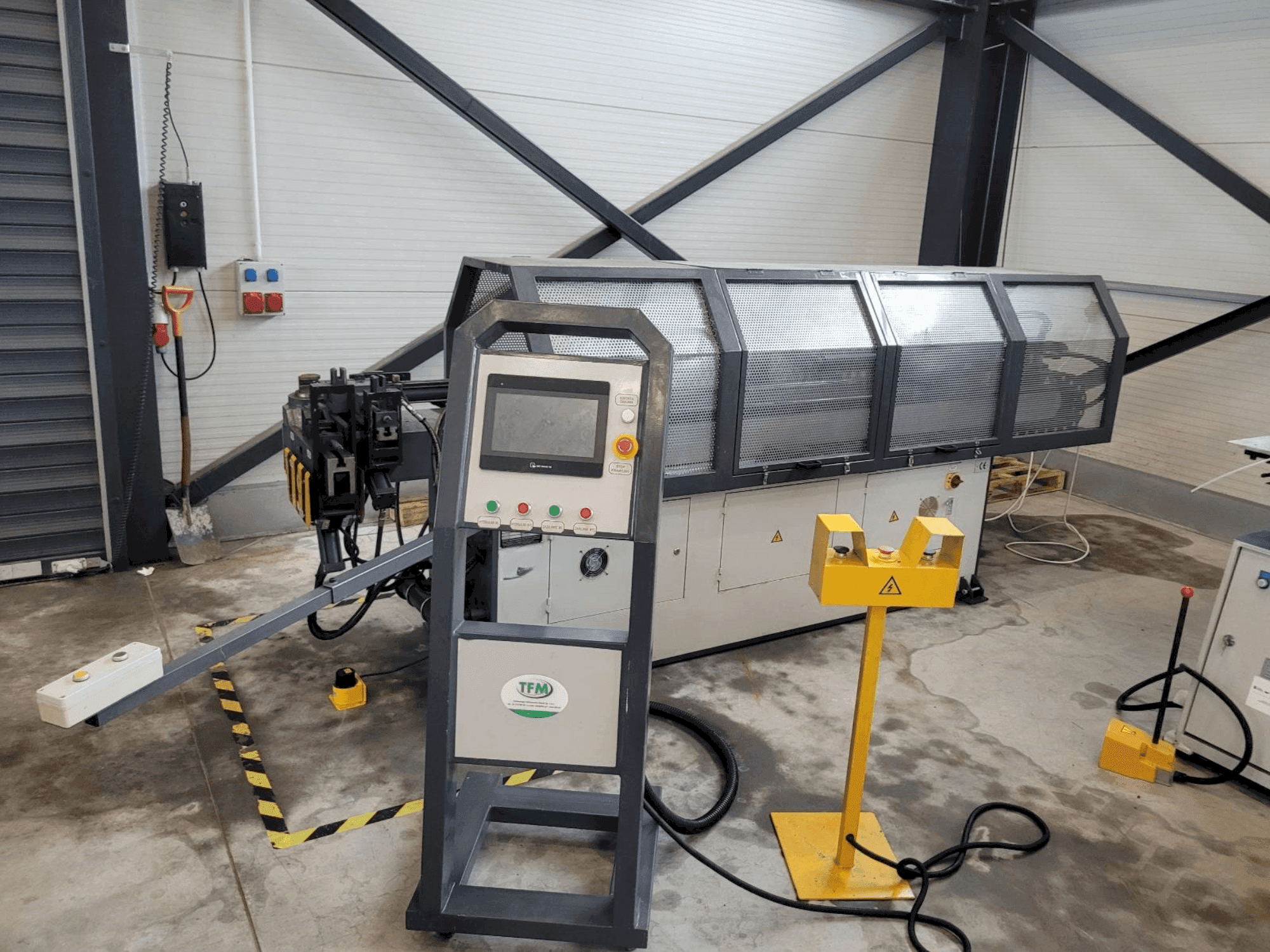 Masina TFM GM-SB-38CNC- 2A1S eestvaade