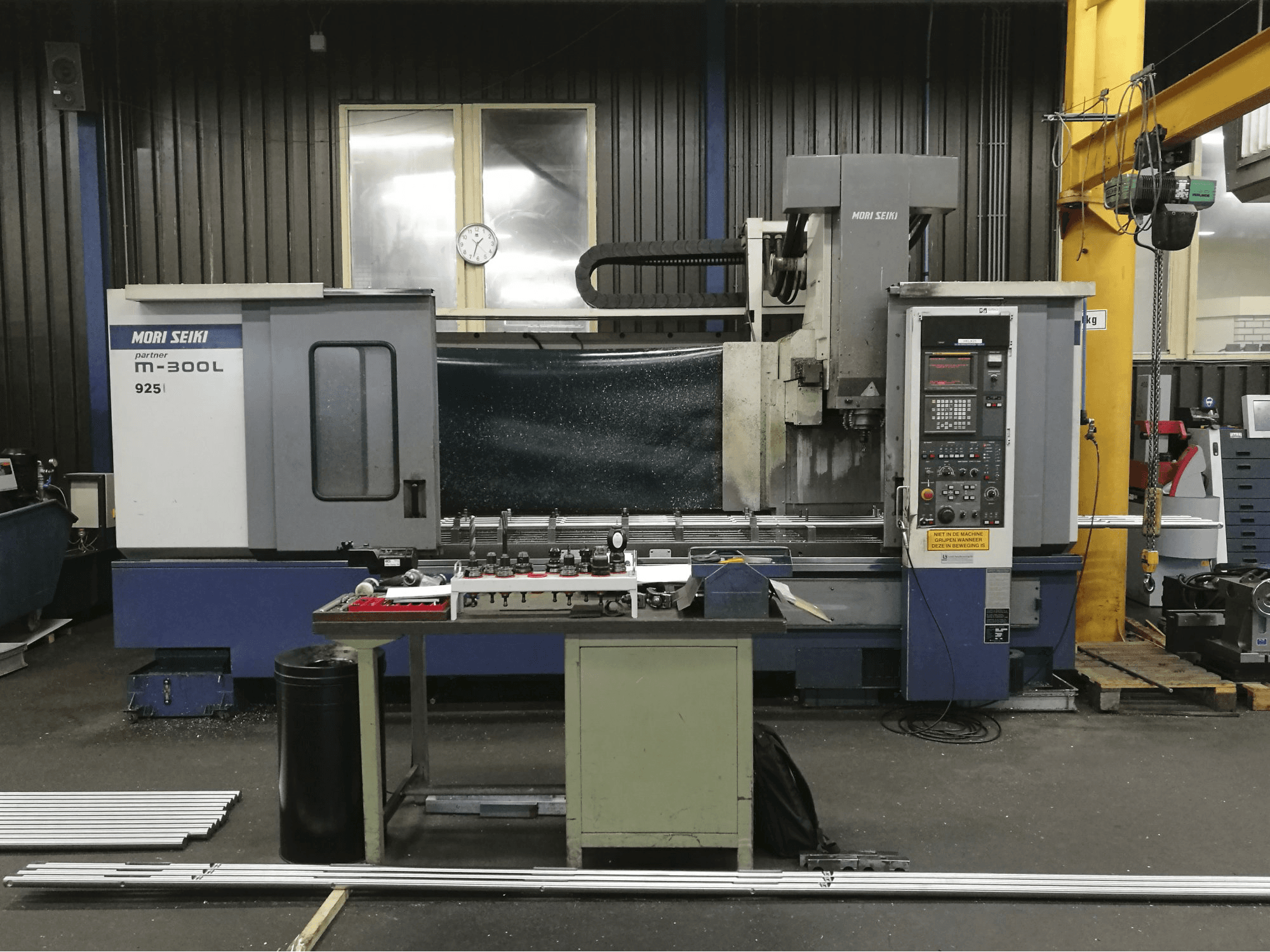 Masina MORI SEIKI M-300L2 eestvaade