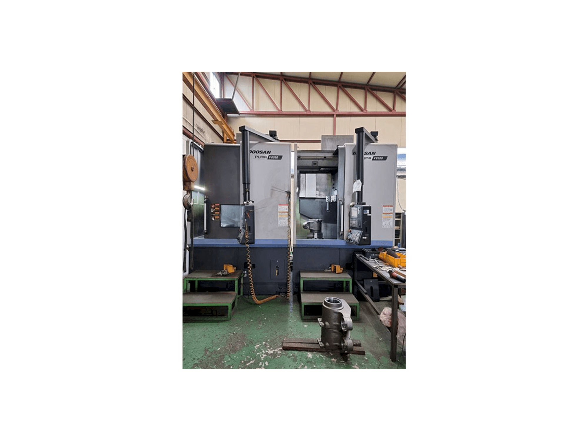Masina Doosan Puma V8300 eestvaade