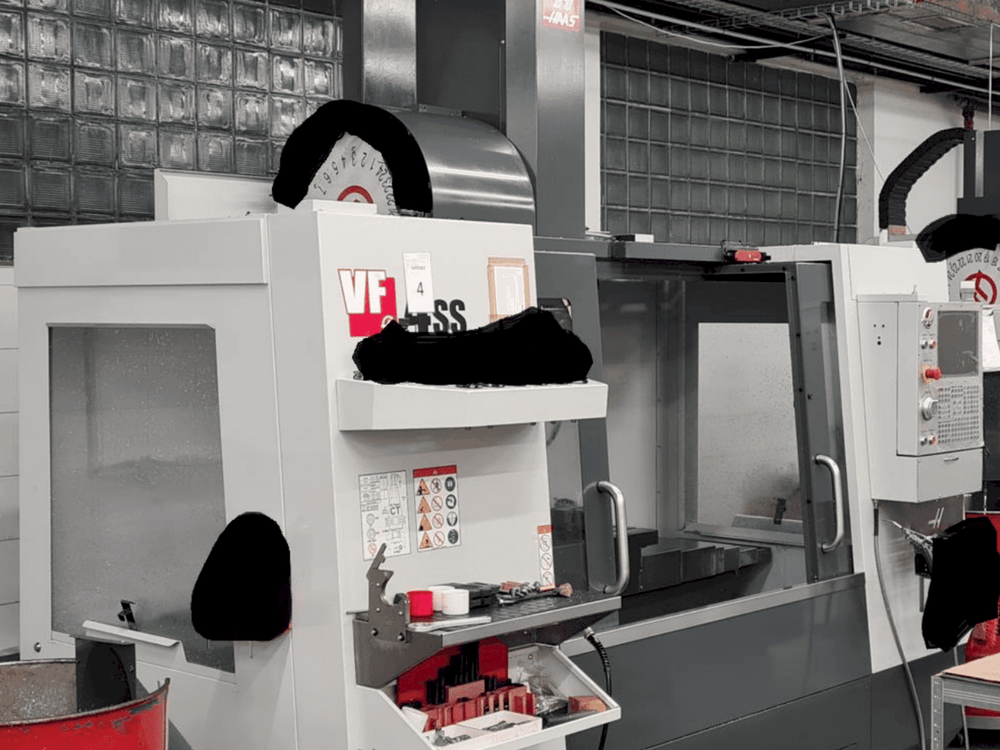 Masina HAAS VF-4SS eestvaade