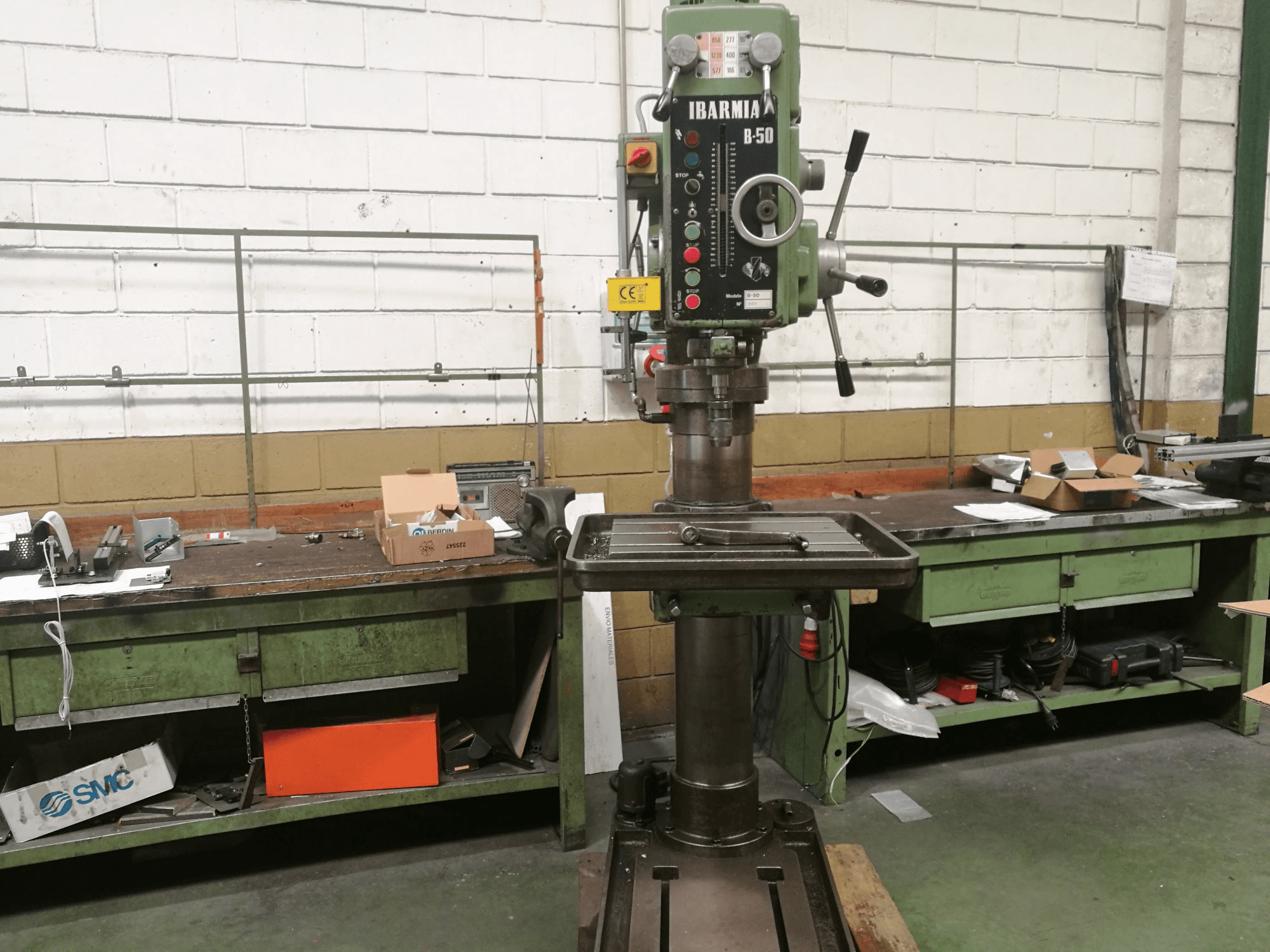 Masina IBARMIA B-50 eestvaade