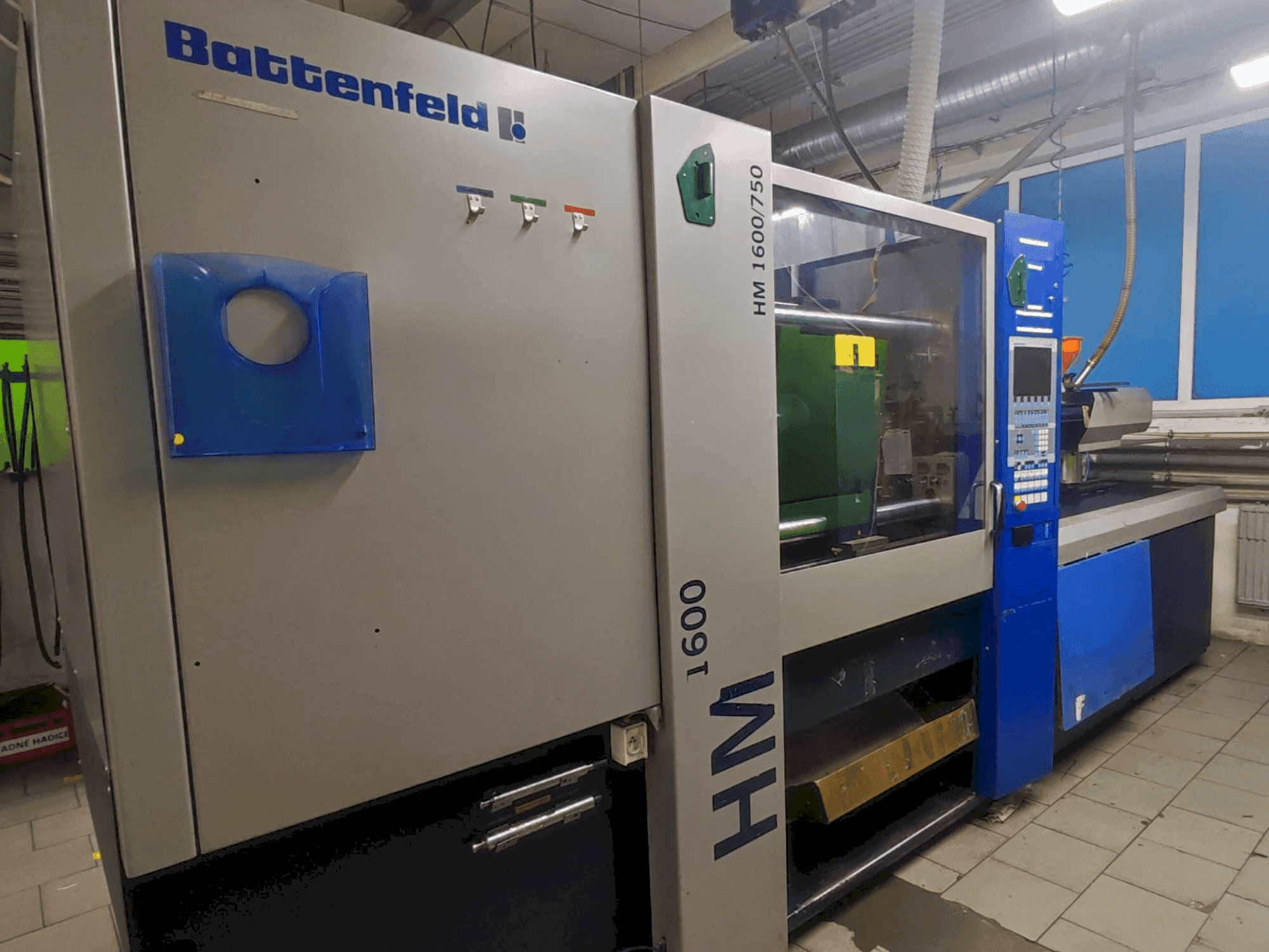 Masina Battenfeld HM 1600/750 eestvaade
