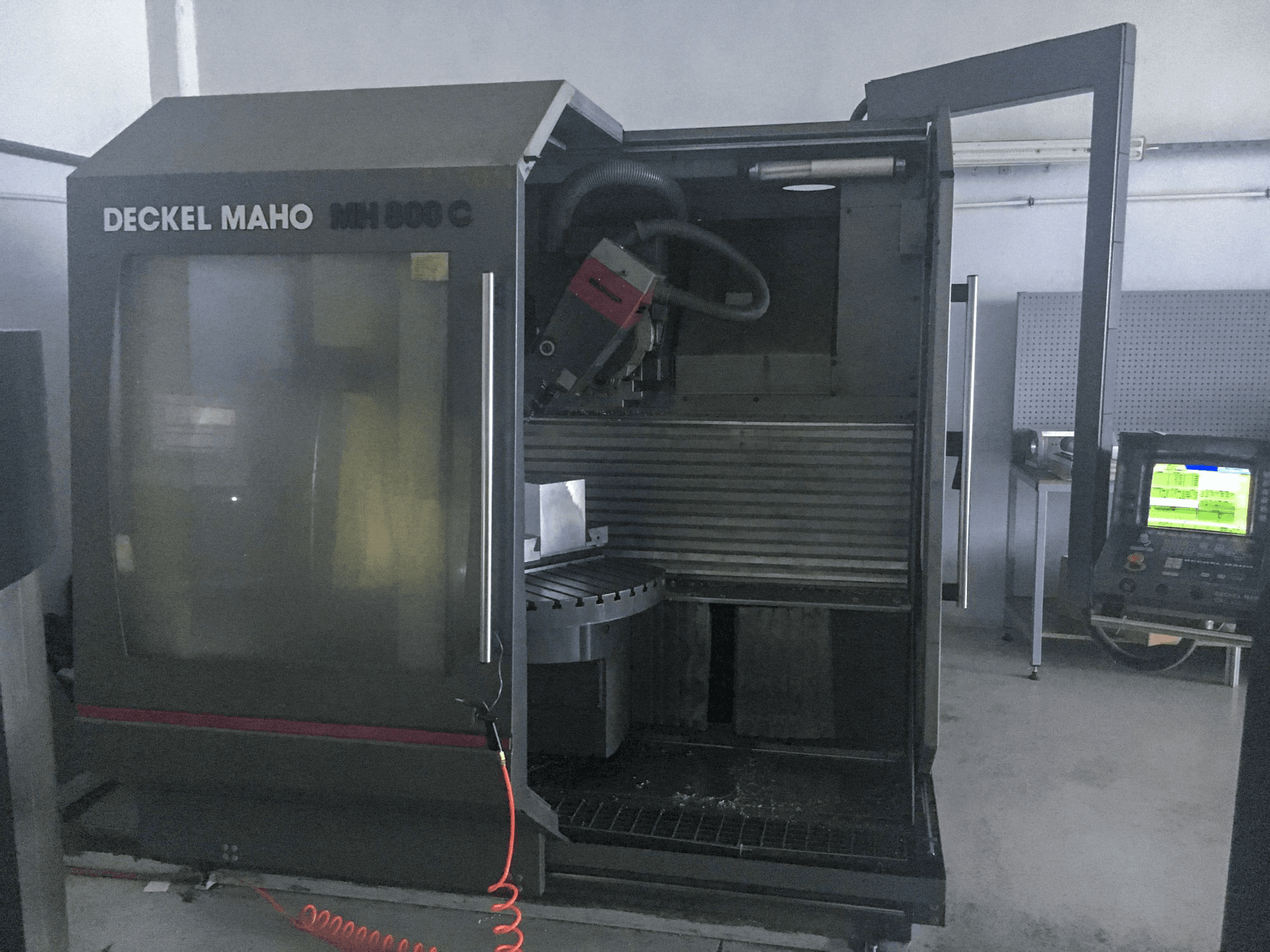 Masina DECKEL MAHO MH 800 C eestvaade