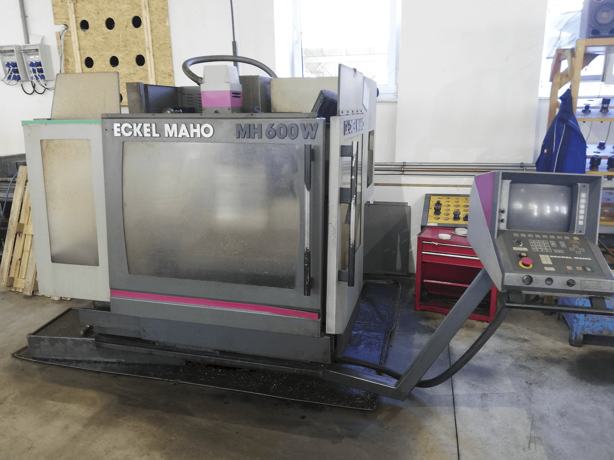Masina DECKEL MAHO MH 600 W eestvaade