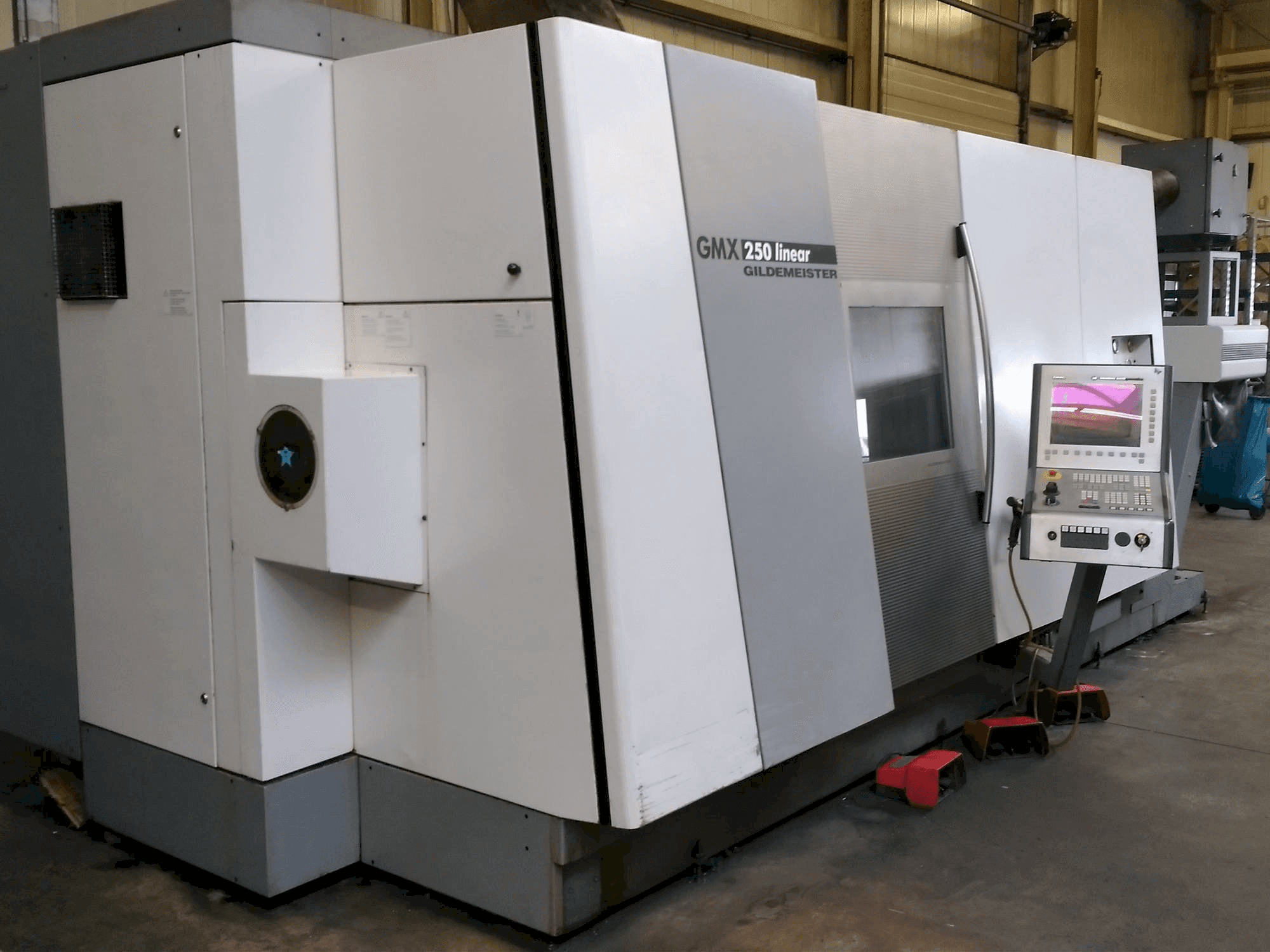 Masina Gildemeister GMX 250 linear eestvaade