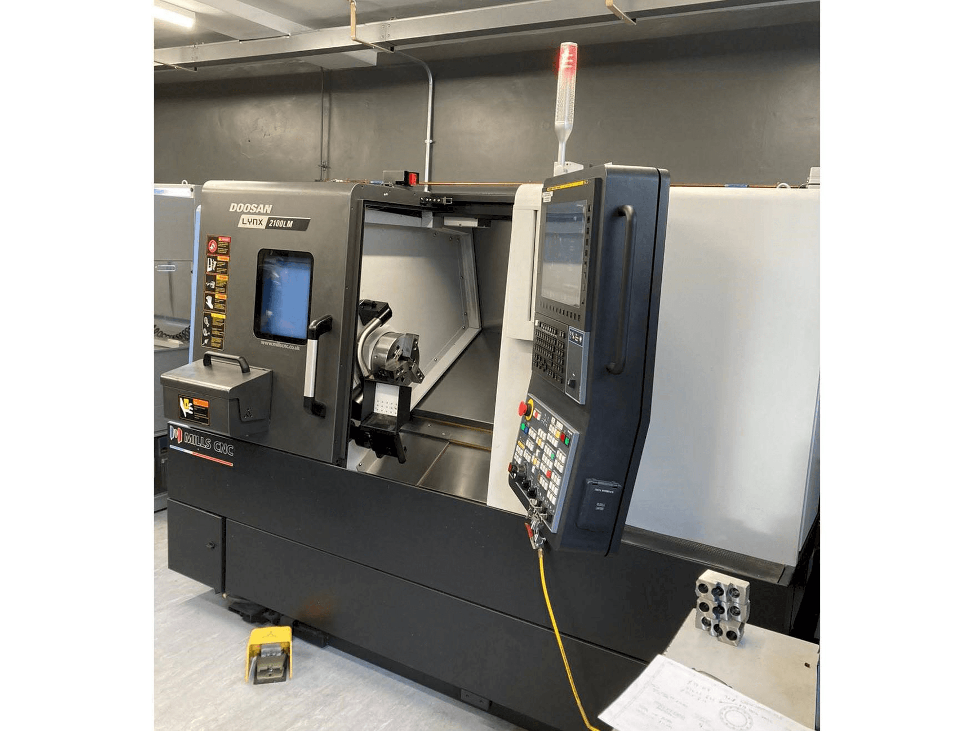 Masina Doosan Lynx 2100 LMB eestvaade