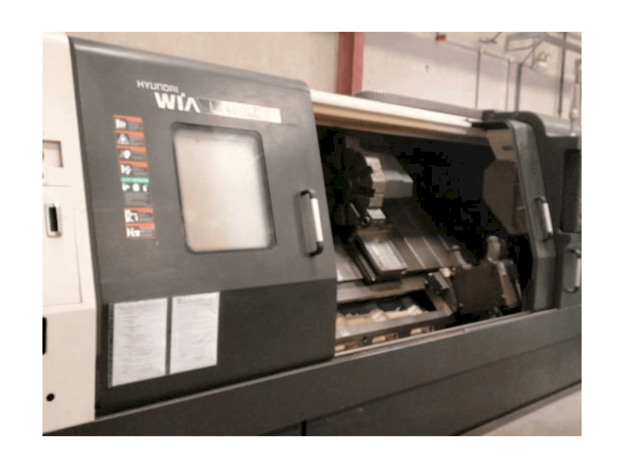 Masina Hyundai Wia L400LC eestvaade