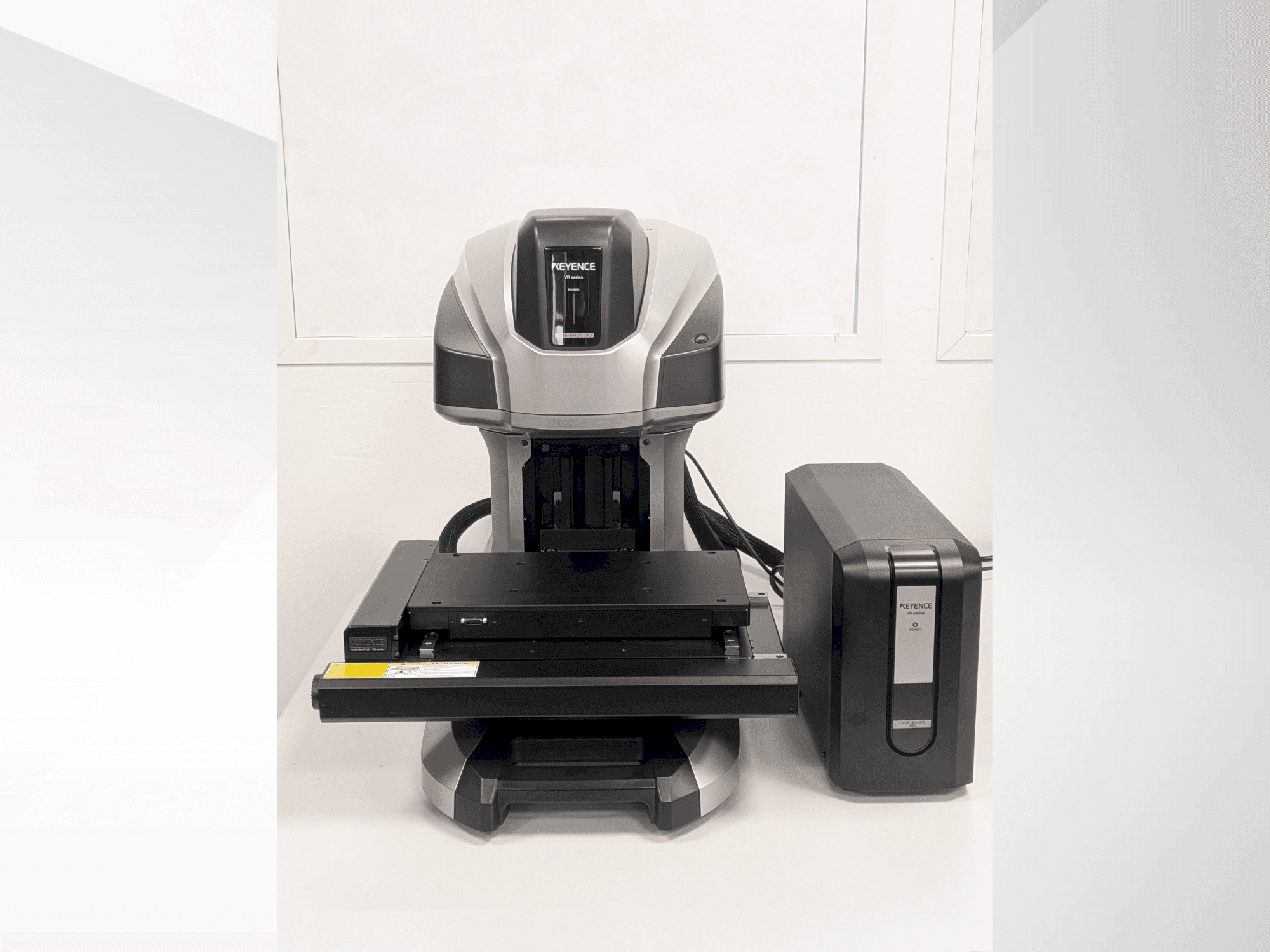 Masina KEYENCE VR-6200 eestvaade