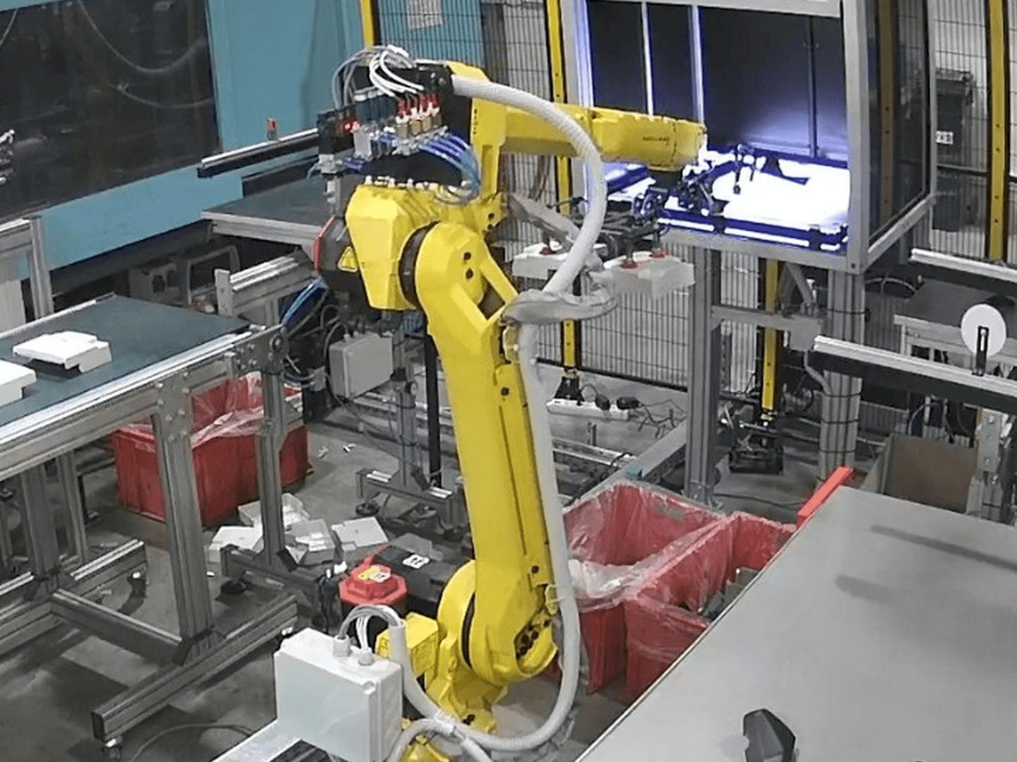 Masina FANUC M20iA12L eestvaade