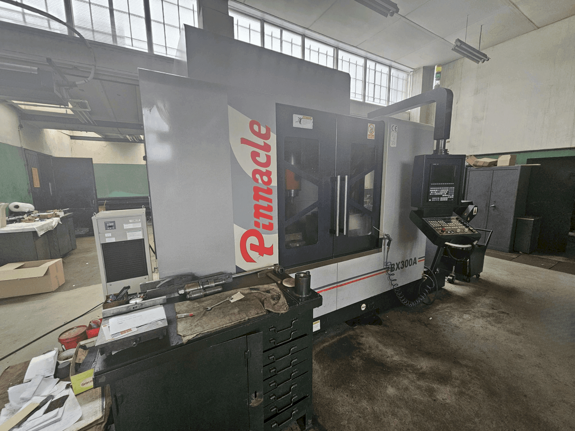 Masina Pinnacle BX300A eestvaade