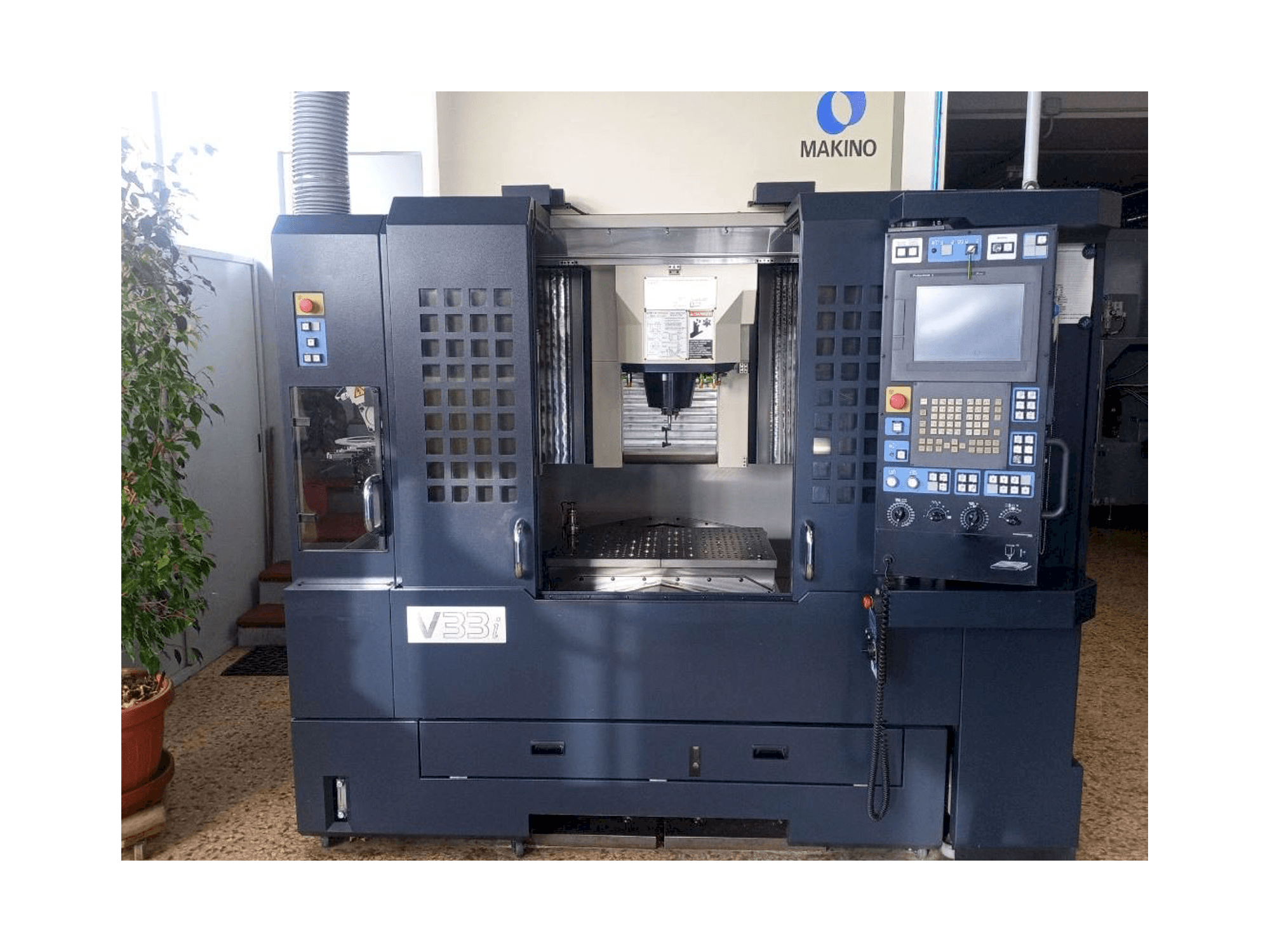 Masina Makino V33i A15F eestvaade