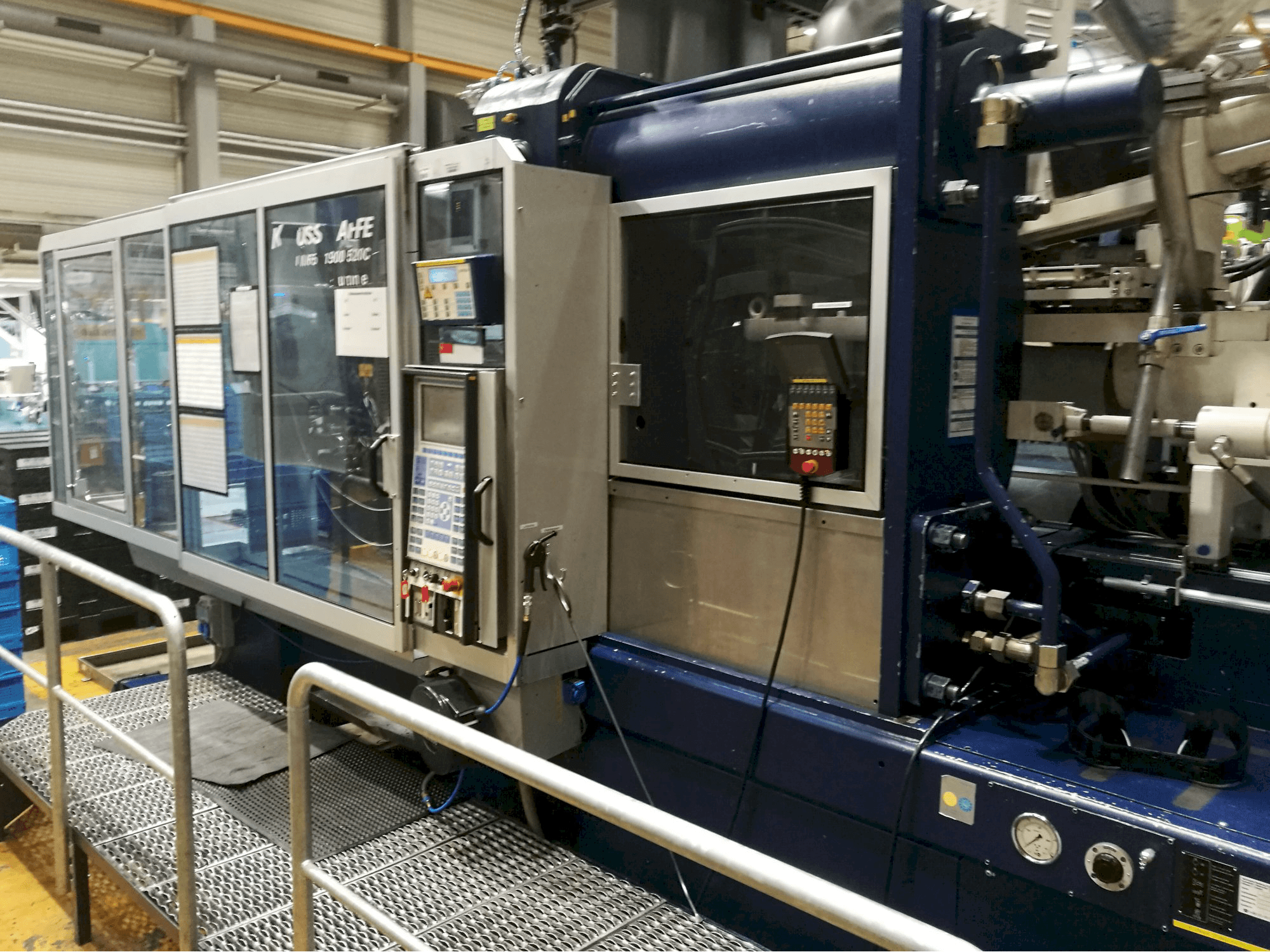 Masinavaade Krauss Maffei 650-1900-520 CZ paremalt