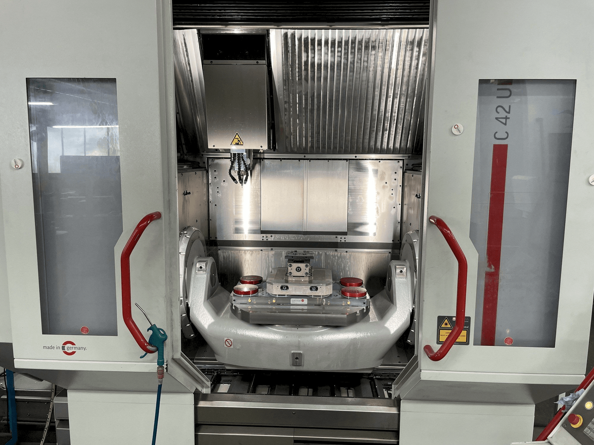 Masina HERMLE C 42 U eestvaade