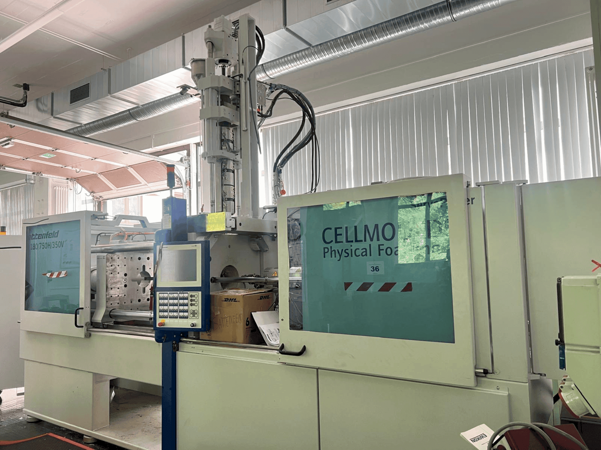 Masina WITTMANN Battenfeld HM 180/750H/350V eestvaade