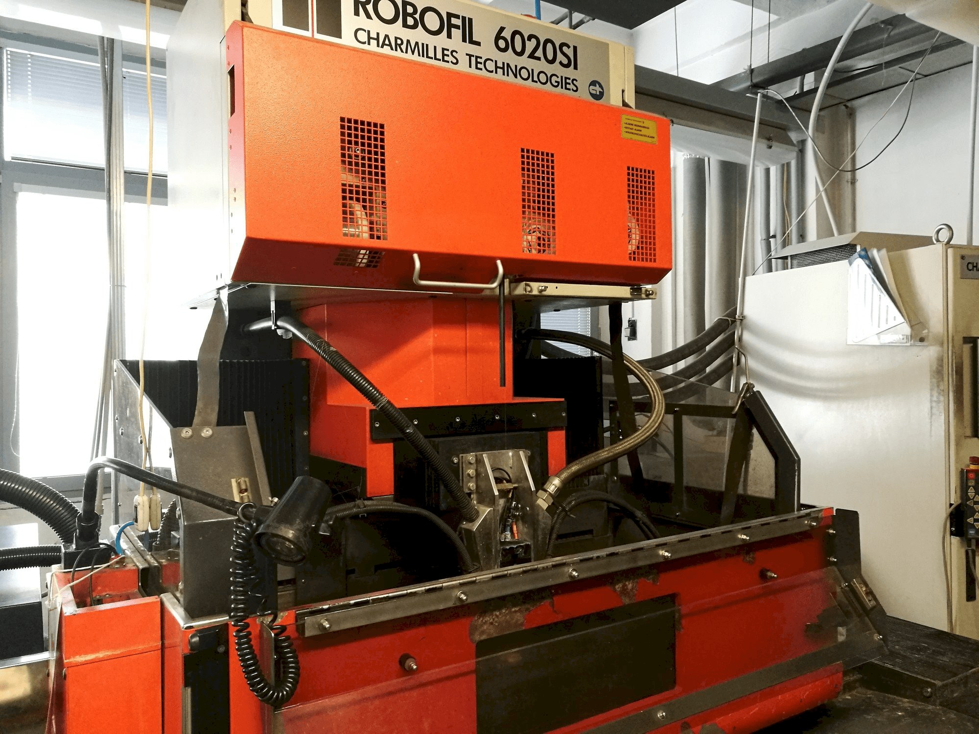 Masina CHARMILLES Robofil 6020 SI eestvaade