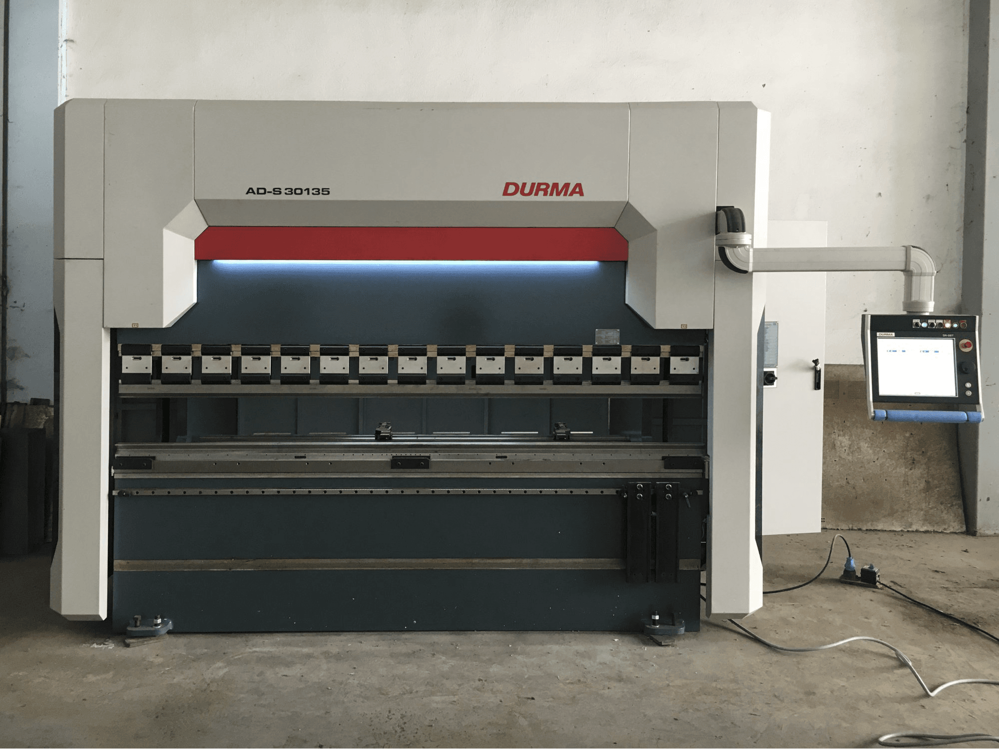 Masina Durma AD-S 30135 eestvaade